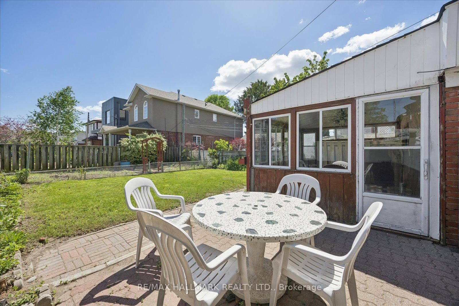 483 Cosburn Avenue photo 40