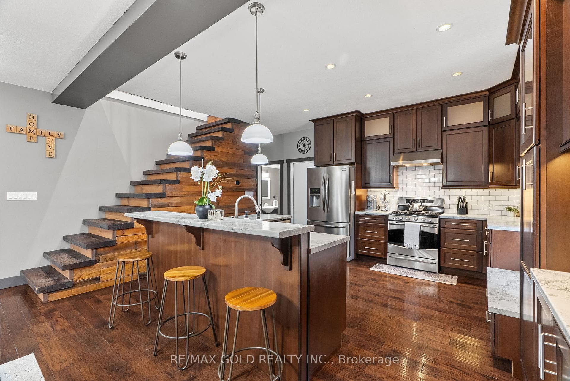129 ALBERT Street photo 17