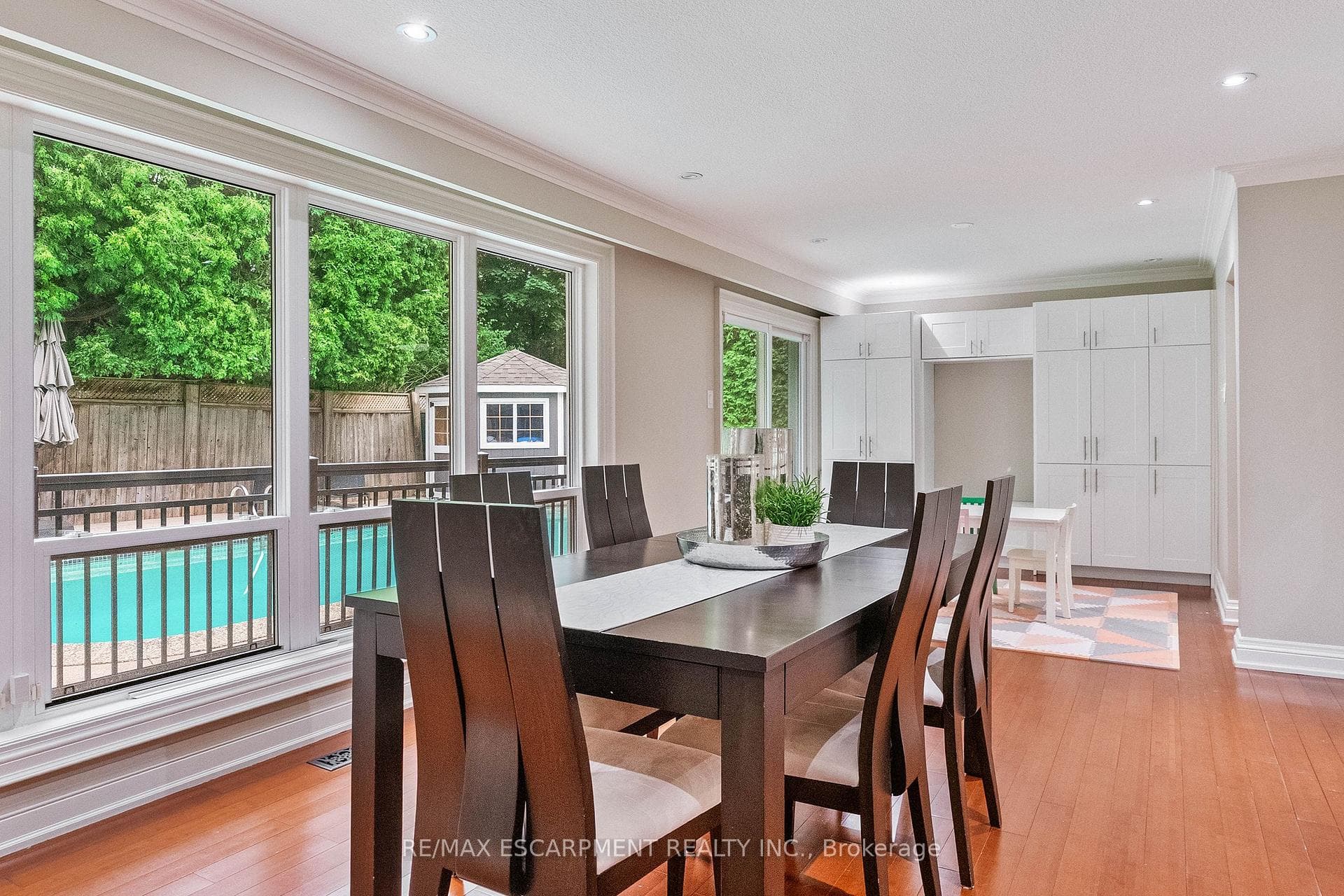 615 VANESSA Crescent photo 15