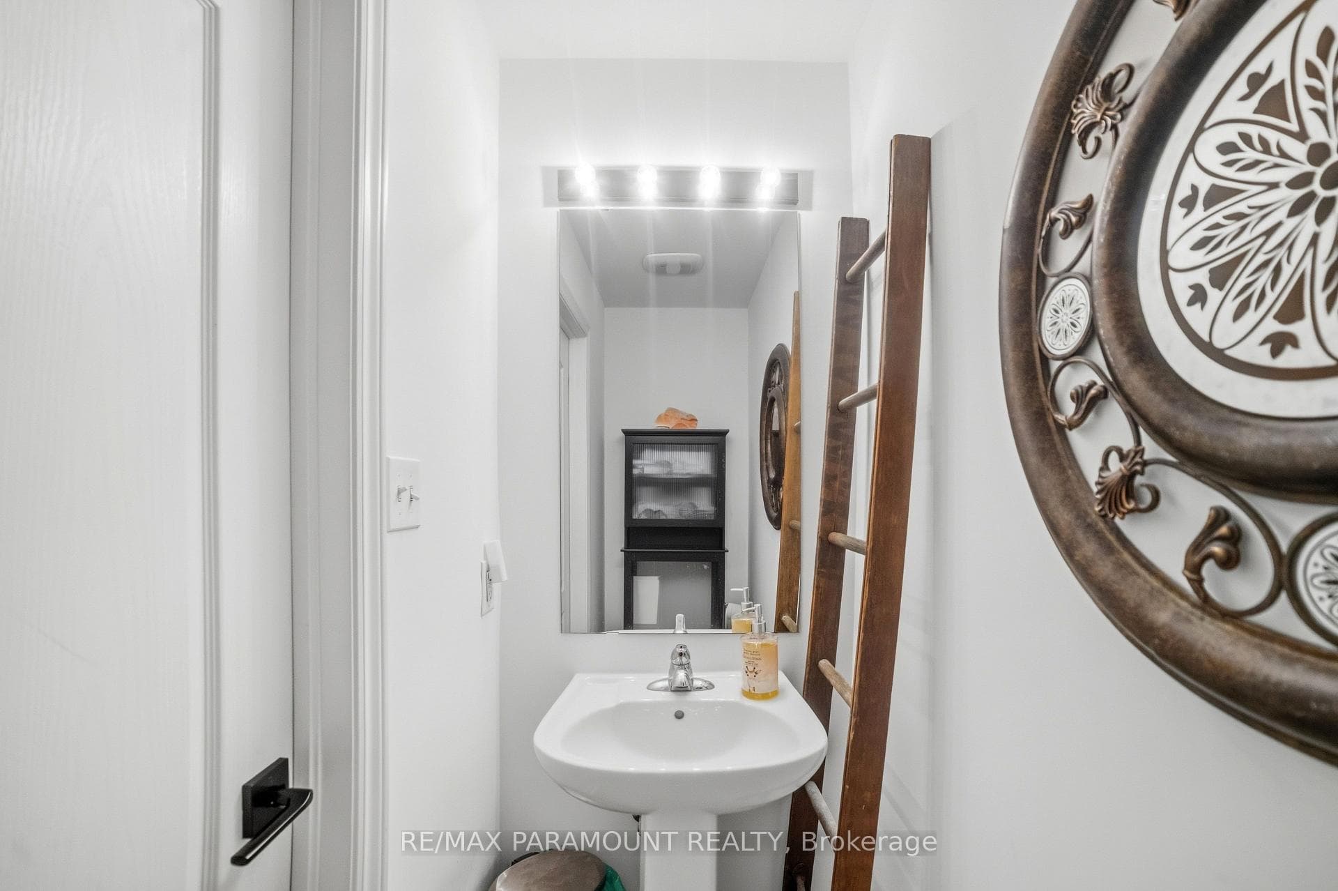 9 Mclean Avenue photo 43