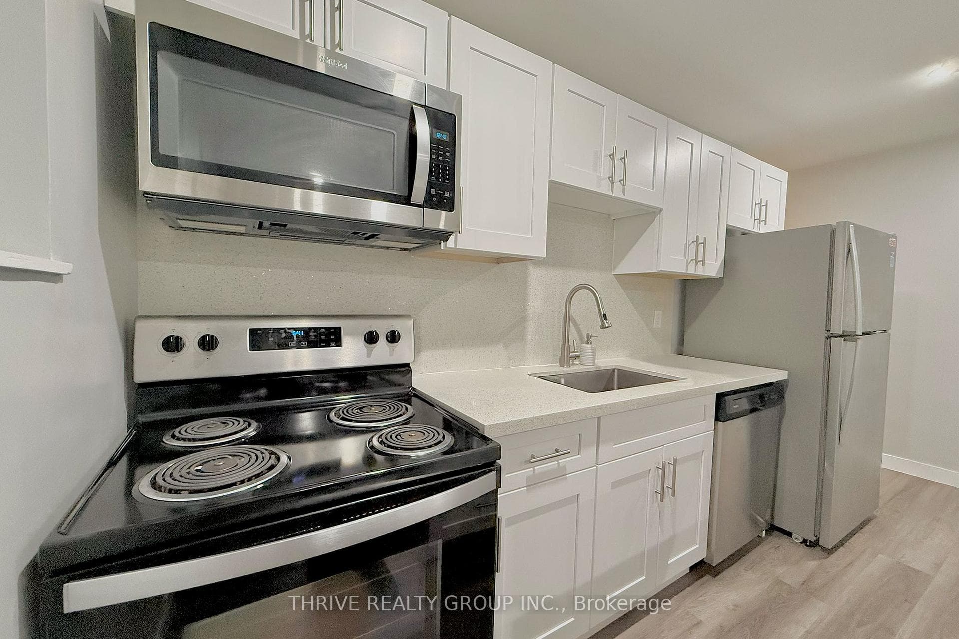 100 King Edward Avenue Unit 7 photo 3