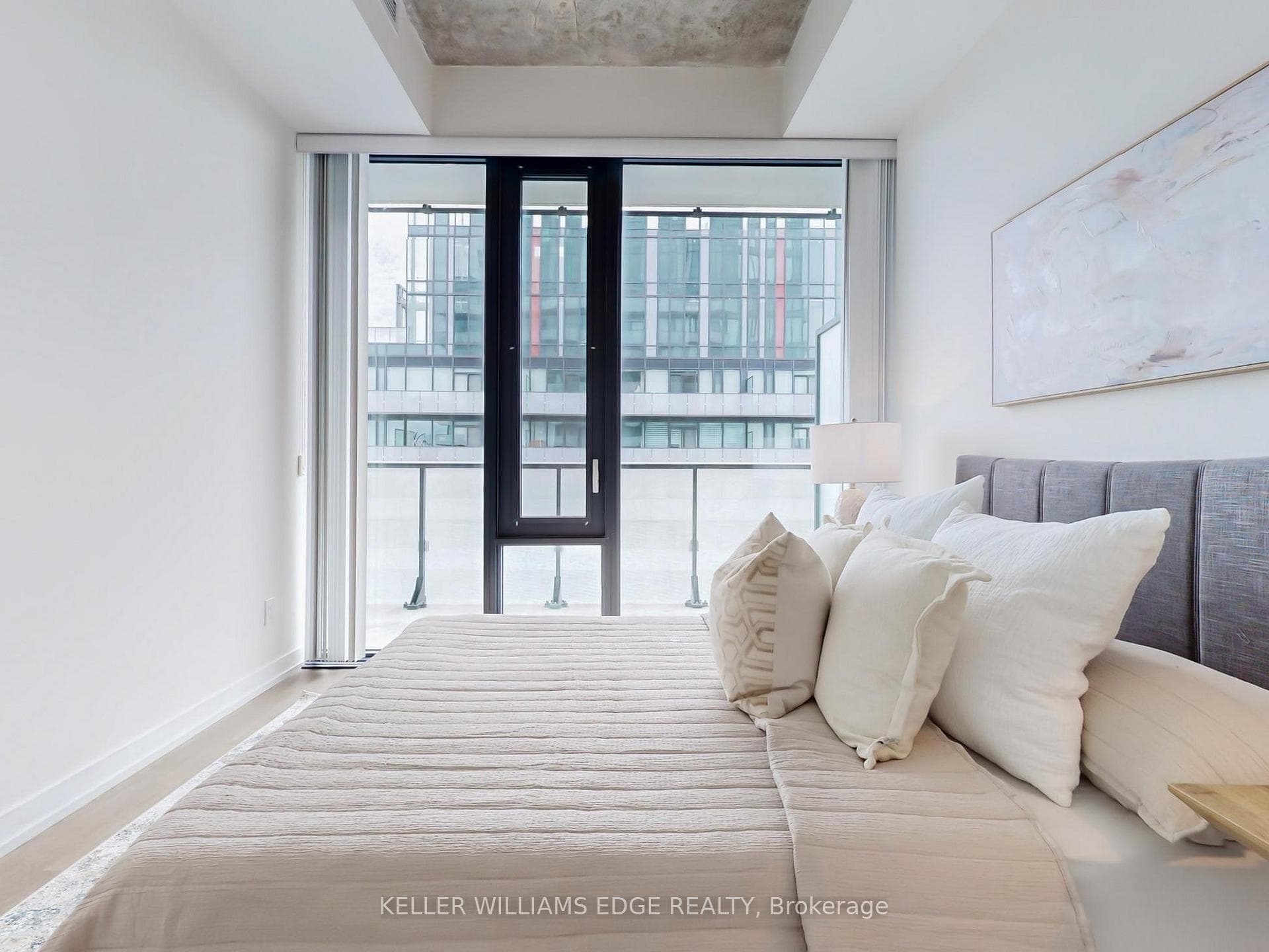 161 Roehampton Avenue Unit 3806 photo 13