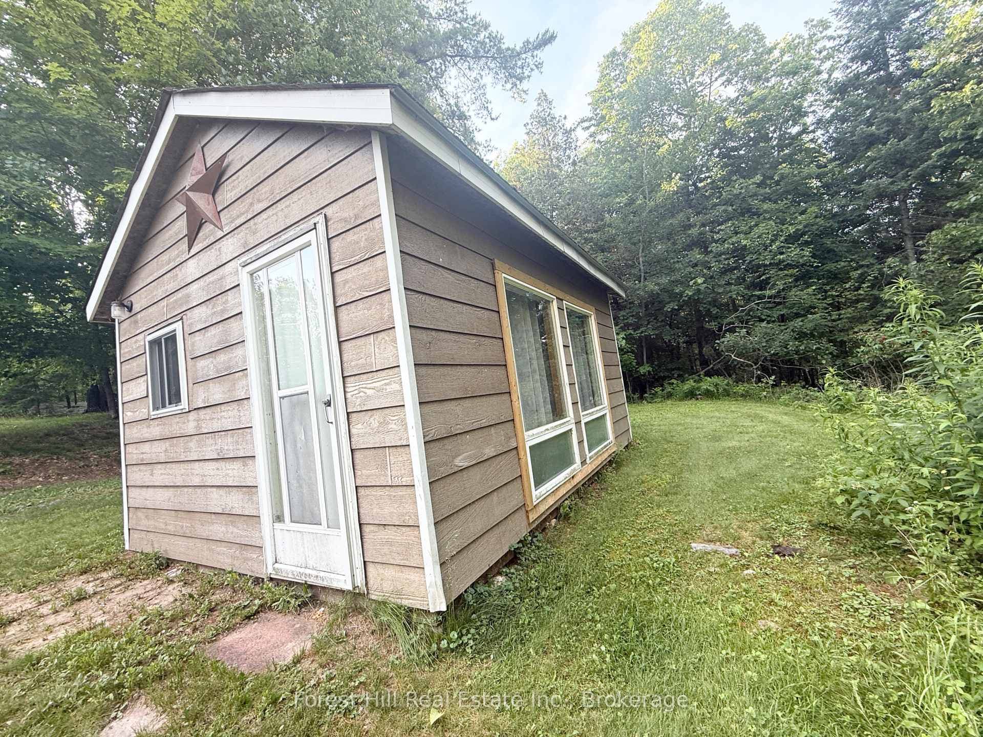 935 Limberlost Road photo 19
