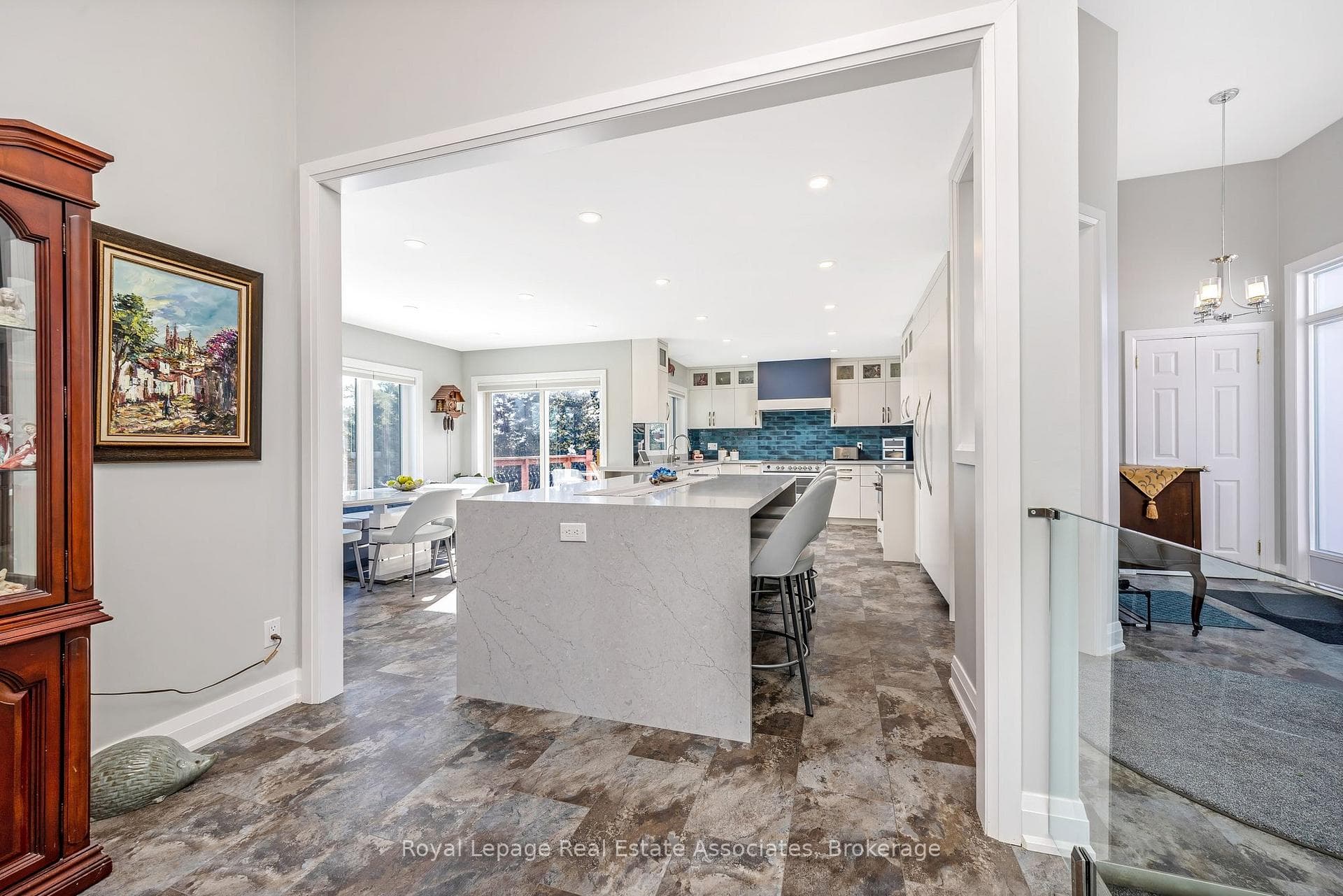 10 Kildare Drive photo 8