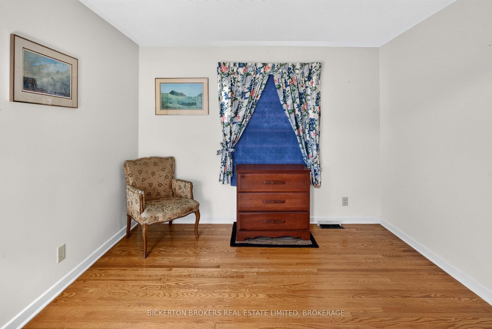 160 Elmwood Drive photo 13