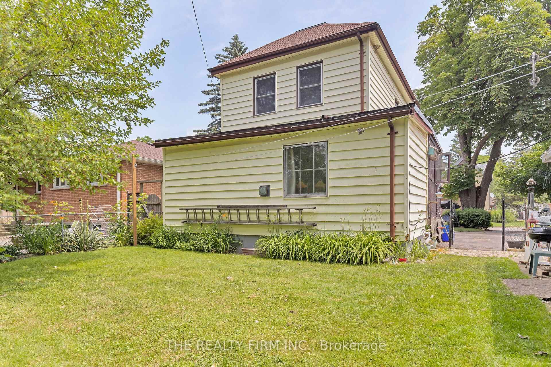 173 Chelsea Avenue photo 32