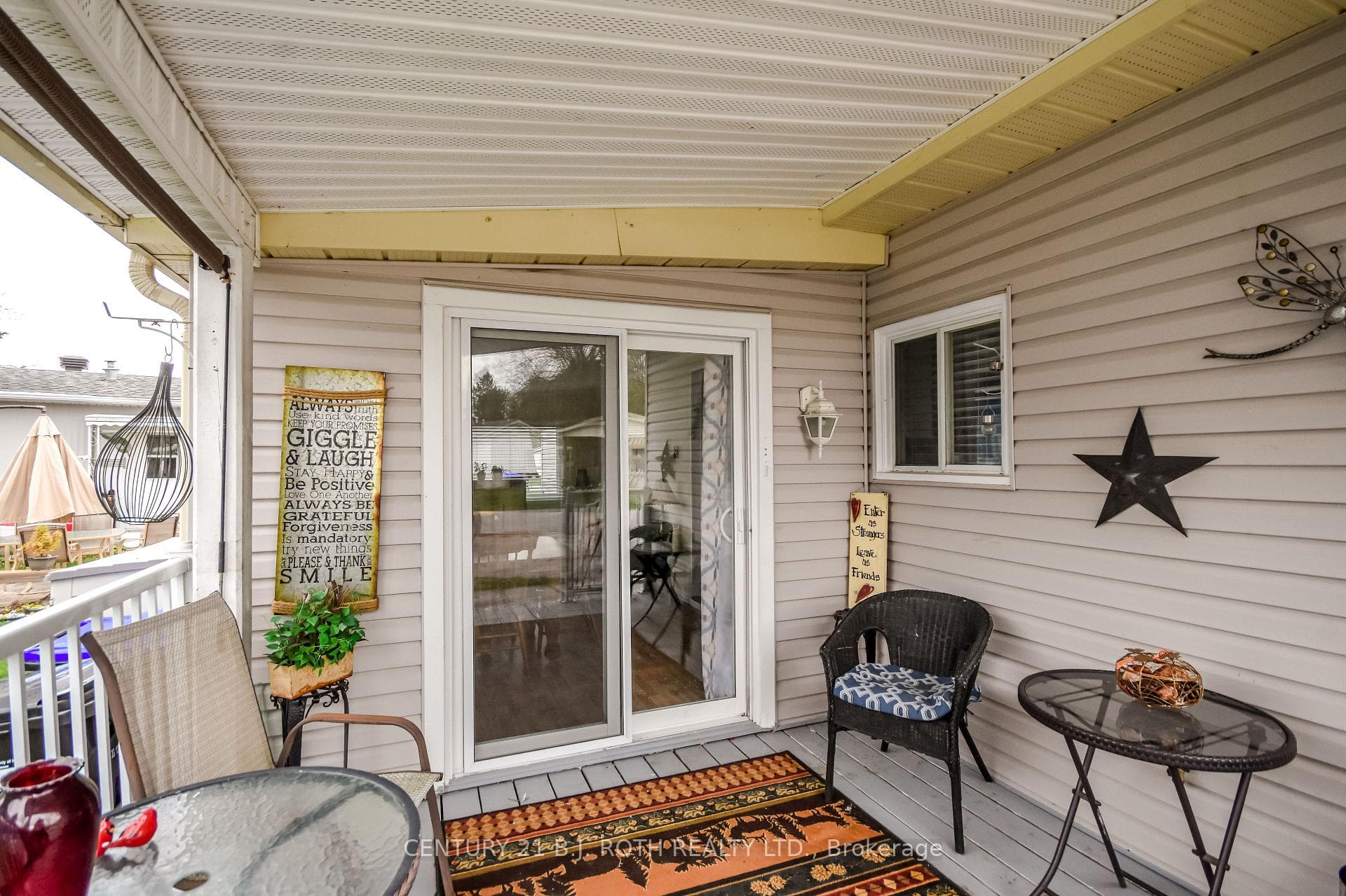 Spacious patio!