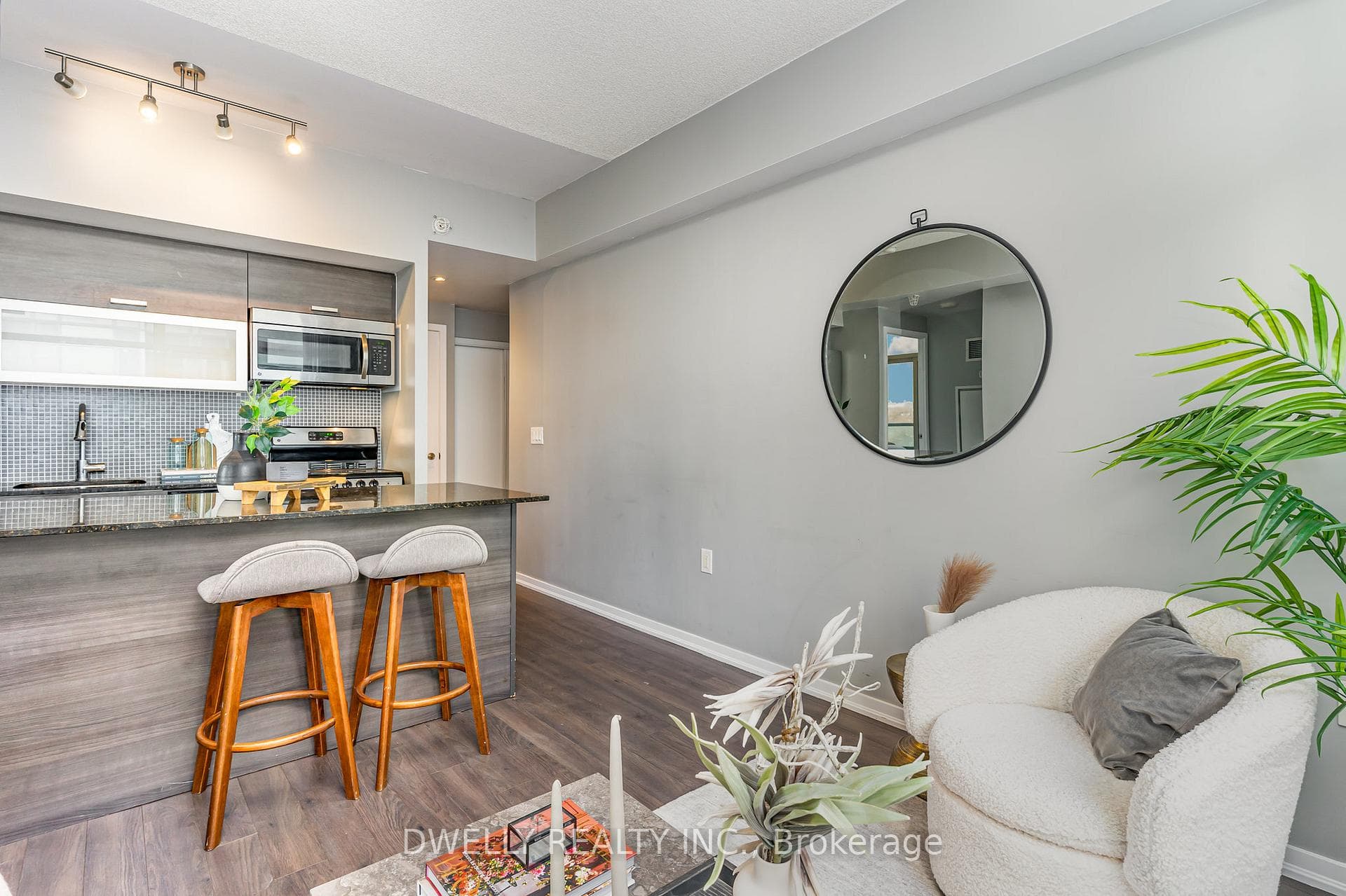 36 Lisgar Street Unit 803 photo 6