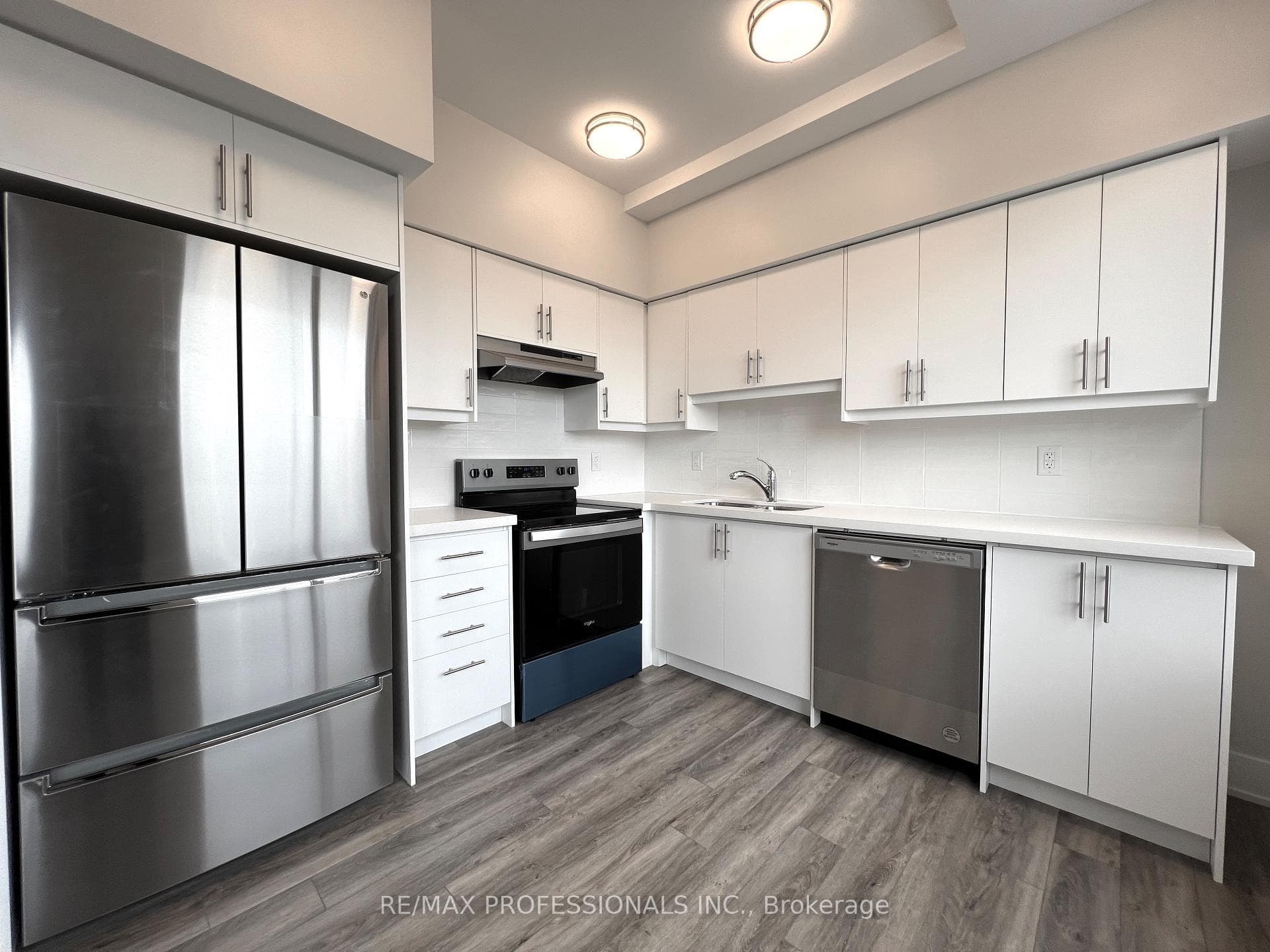 62 Dixfield Drive Unit 140 photo 9
