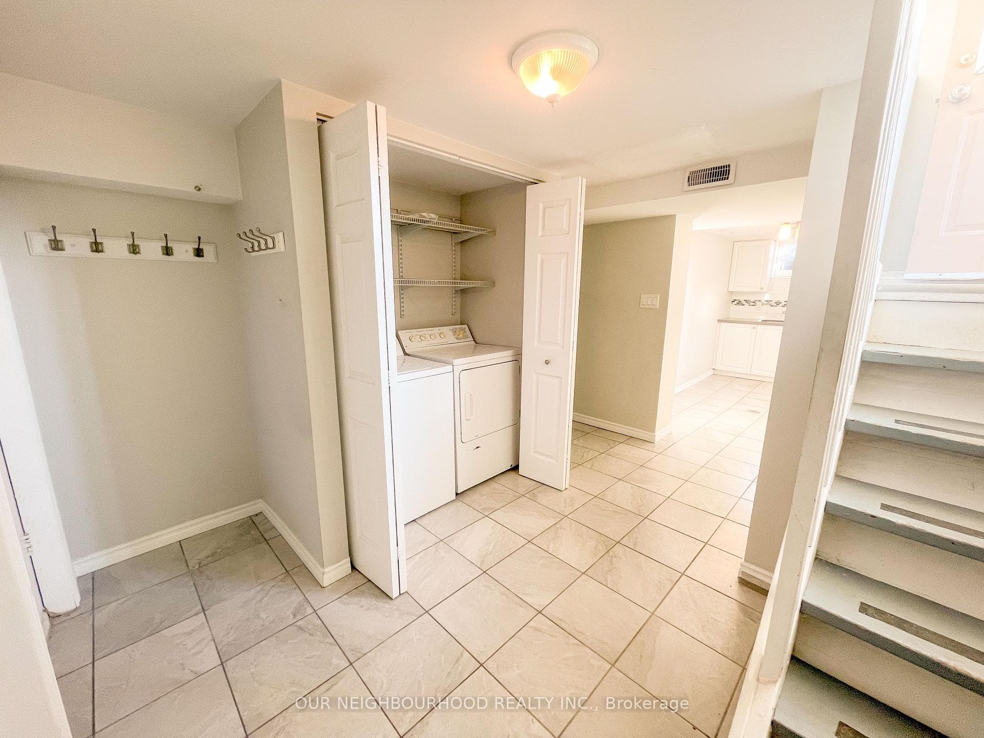 583 Shakespeare Avenue photo 16