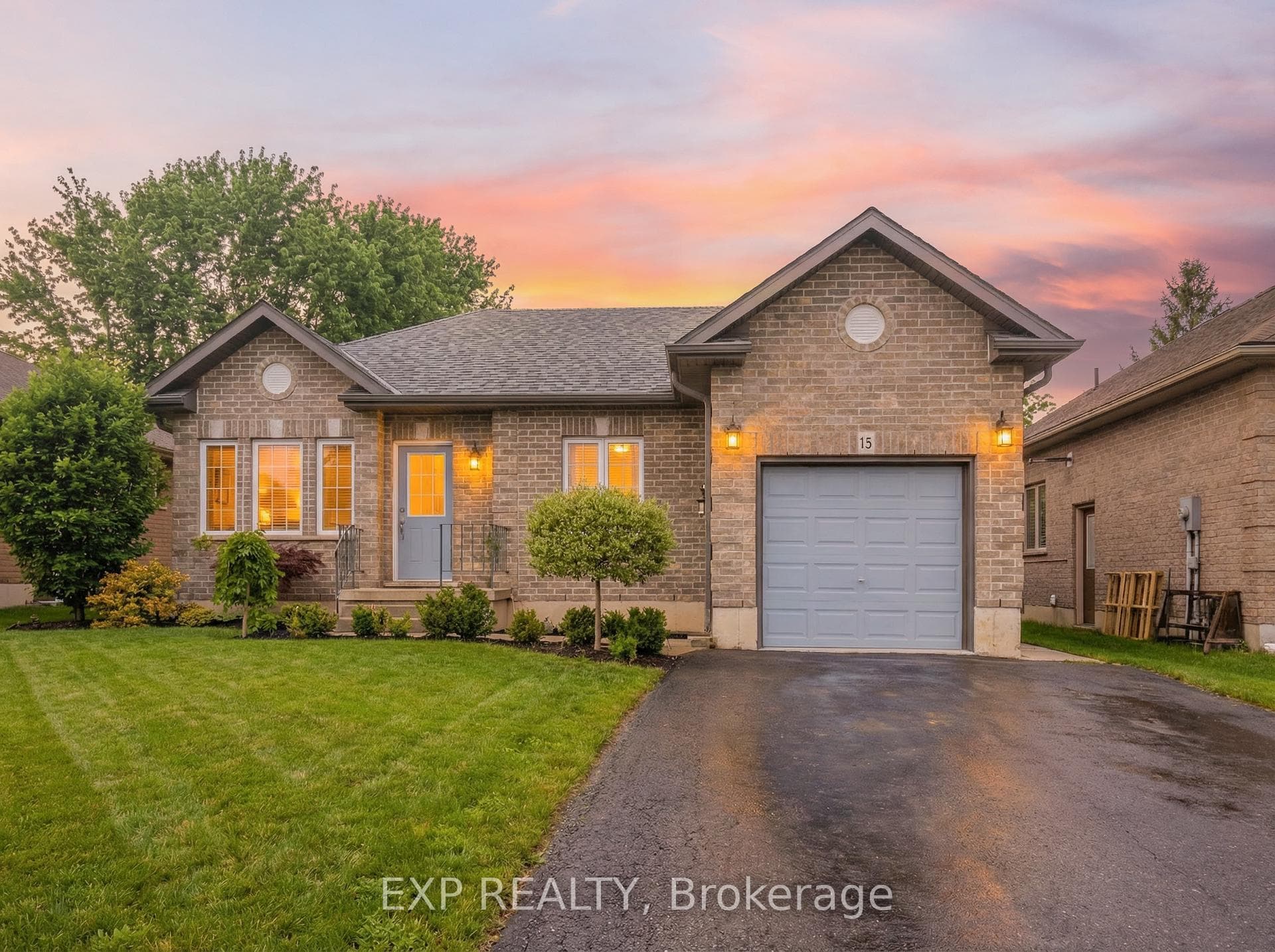15 Irving Drive photo 1