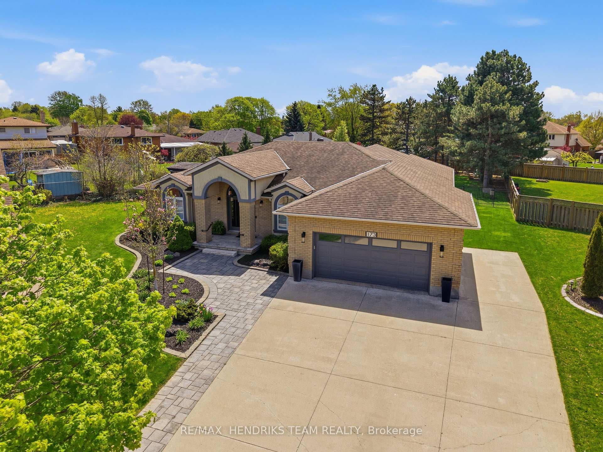 173 Michael Drive photo 2