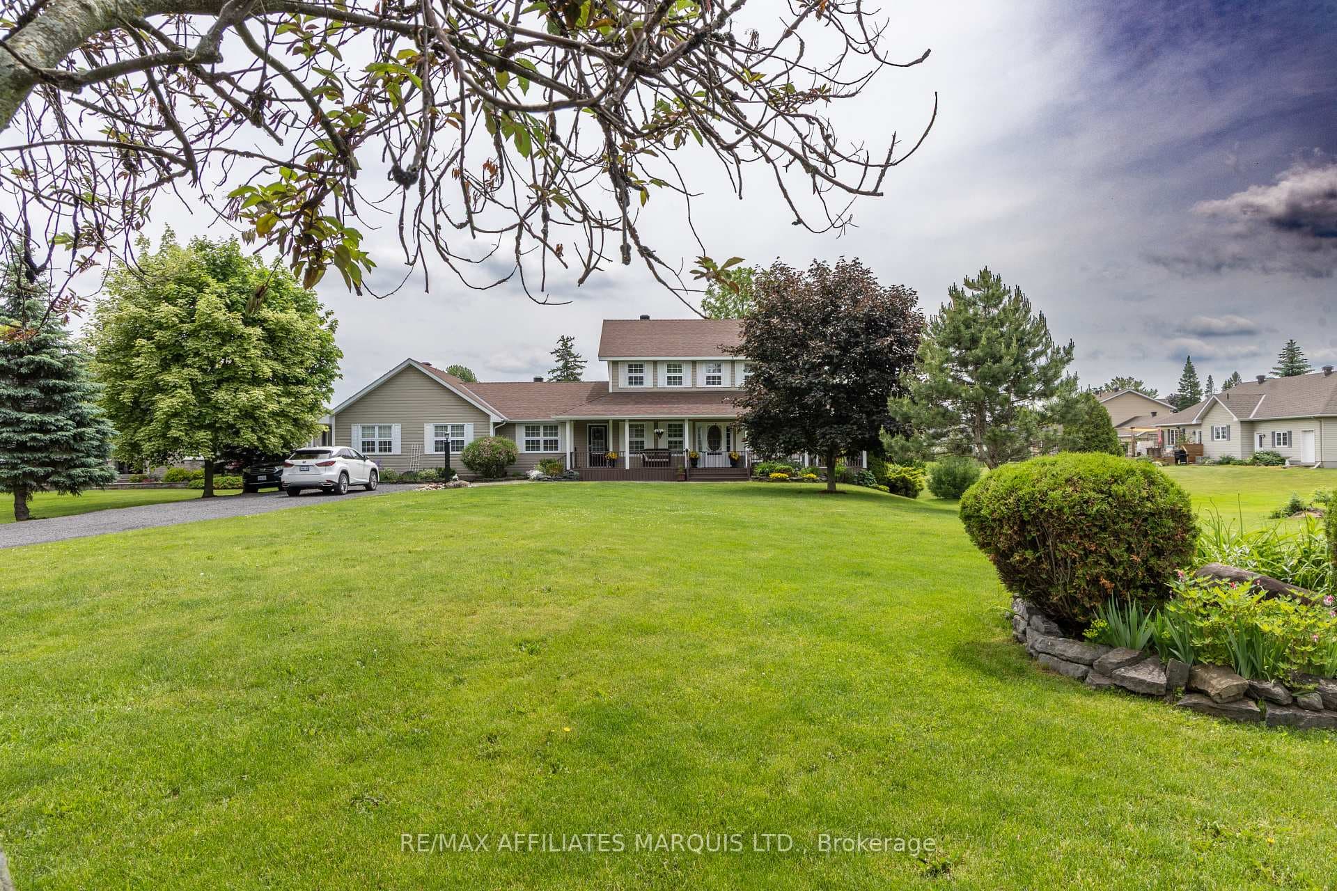 12118 Lakeshore Drive photo 4