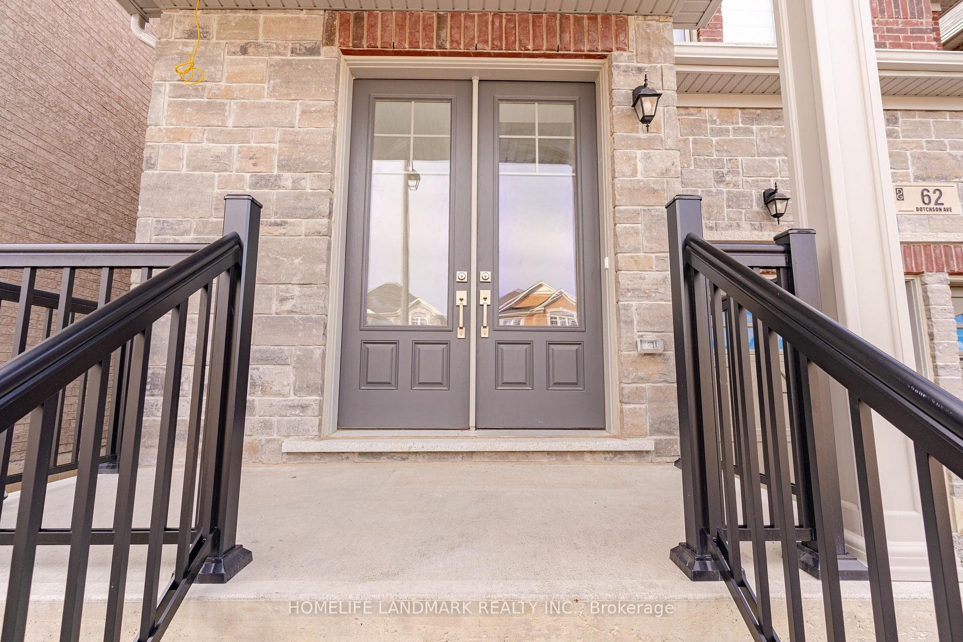 62 Dotchson Avenue photo 3