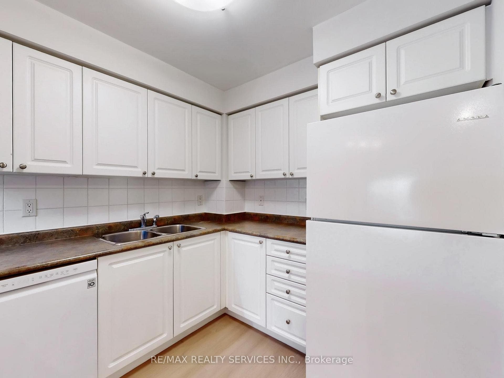 3880 Duke Of York Boulevard Unit 504 photo 17