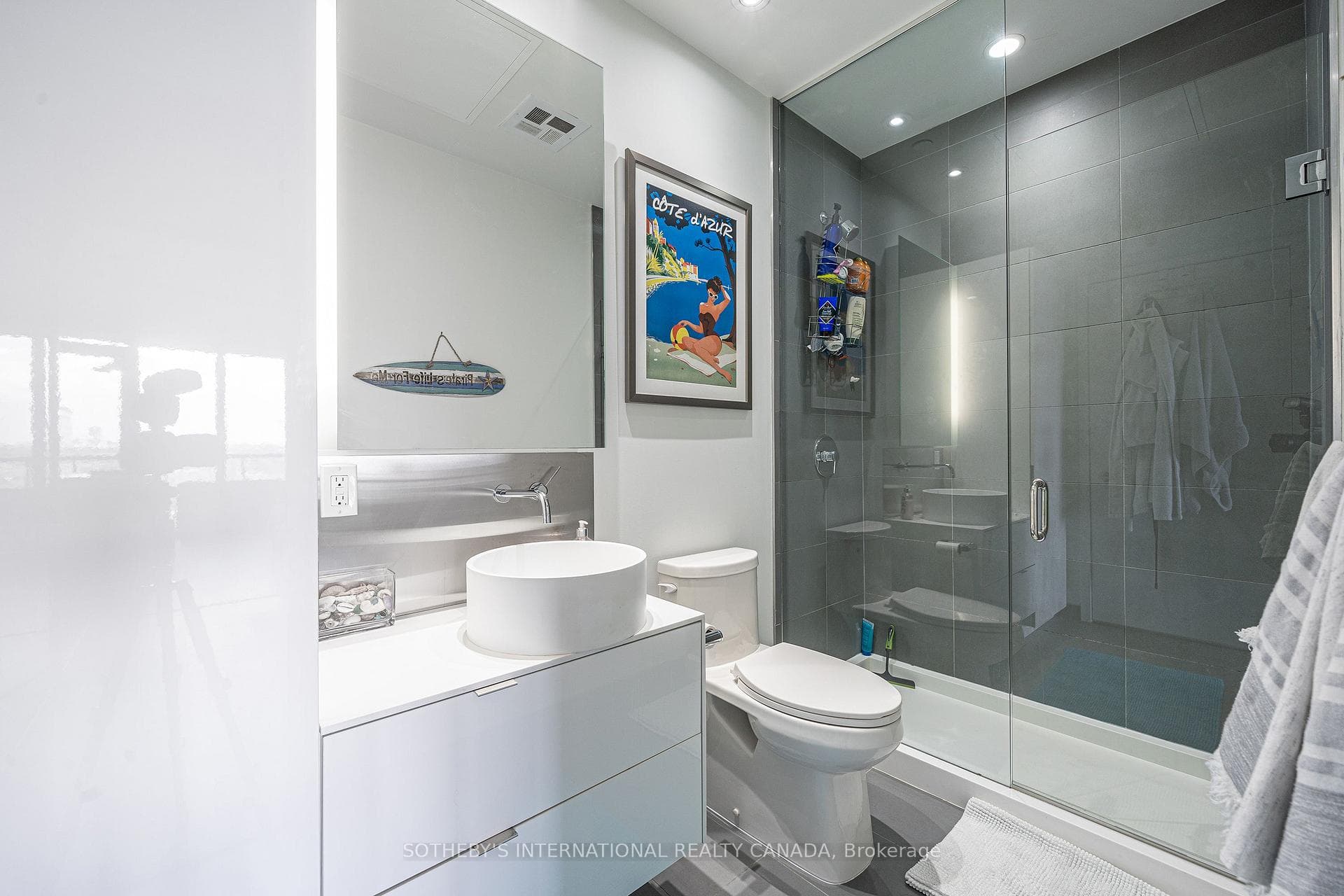 383 Sorauren Avenue Unit 807 photo 13