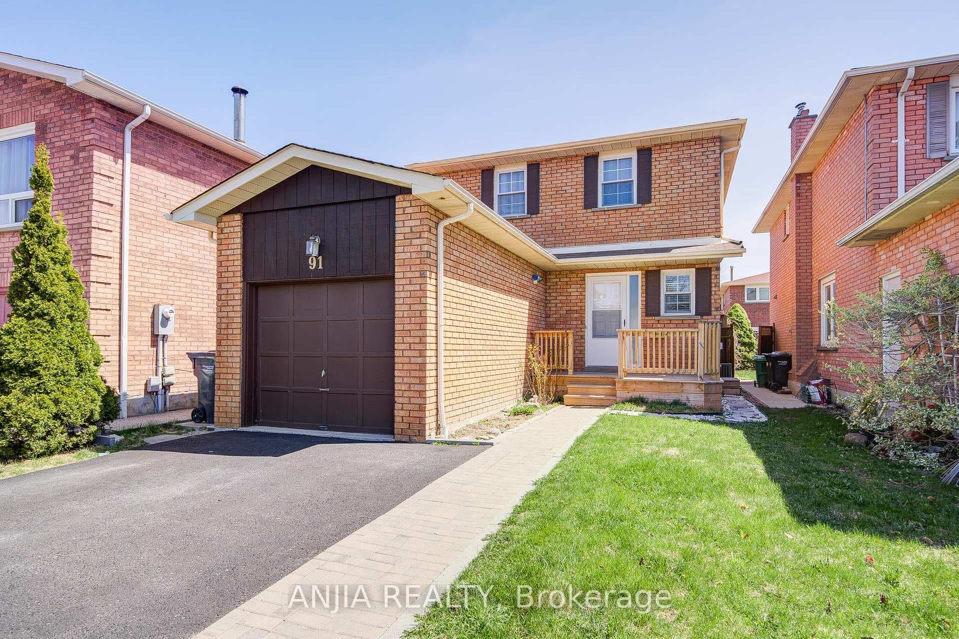 91 Dumfries Avenue photo 1