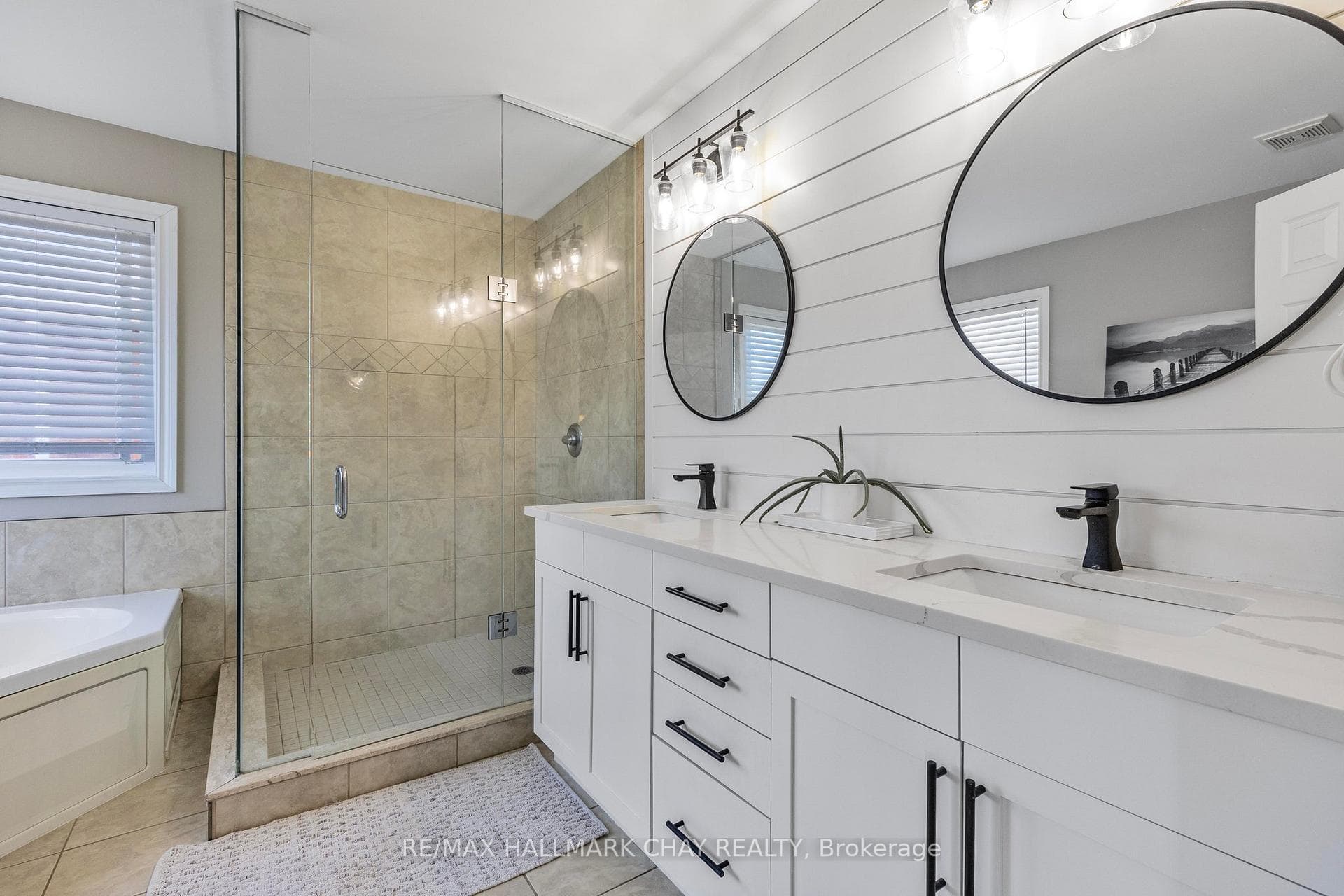 16 Spencer Drive, Barrie, ON