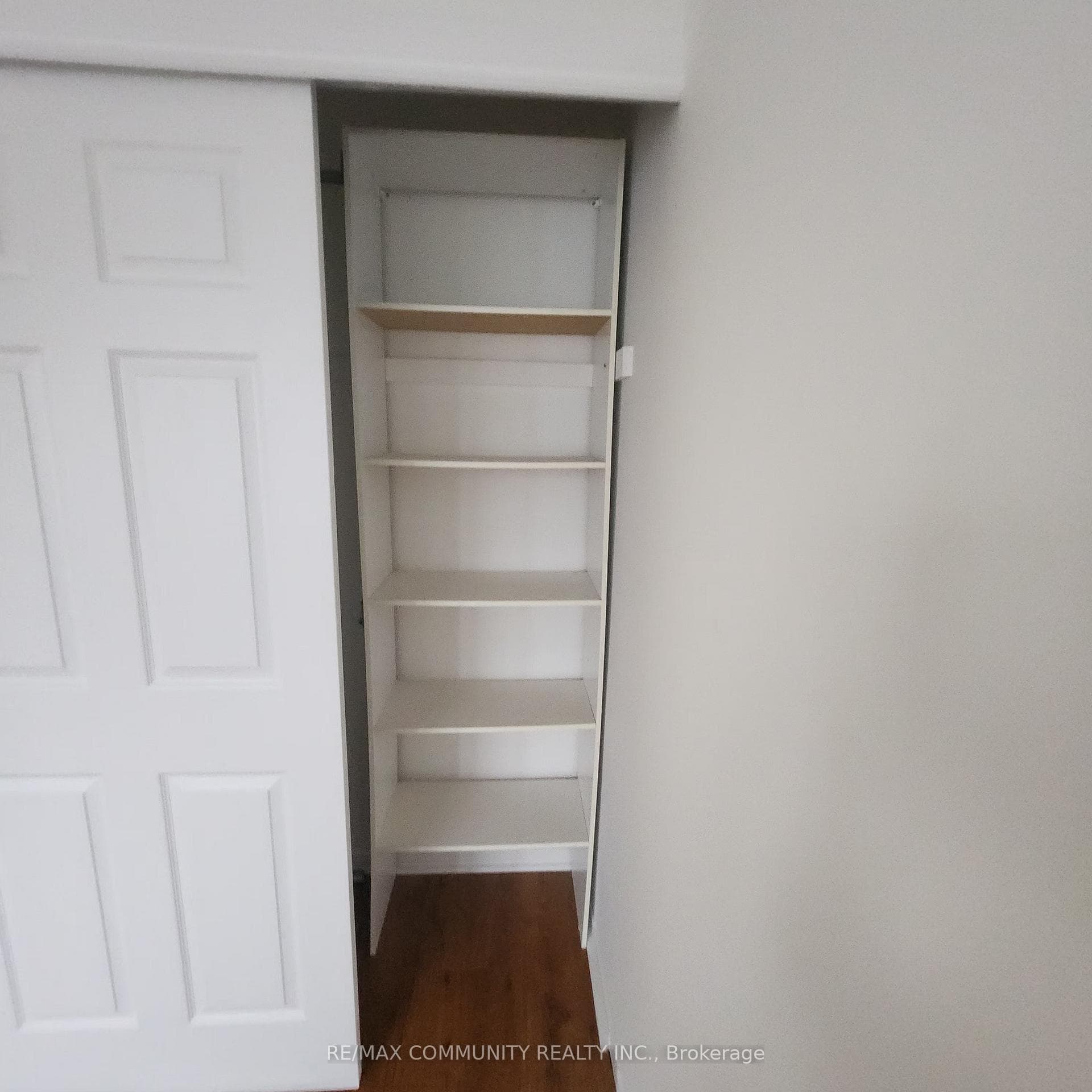 2 Fry Crescent photo 25