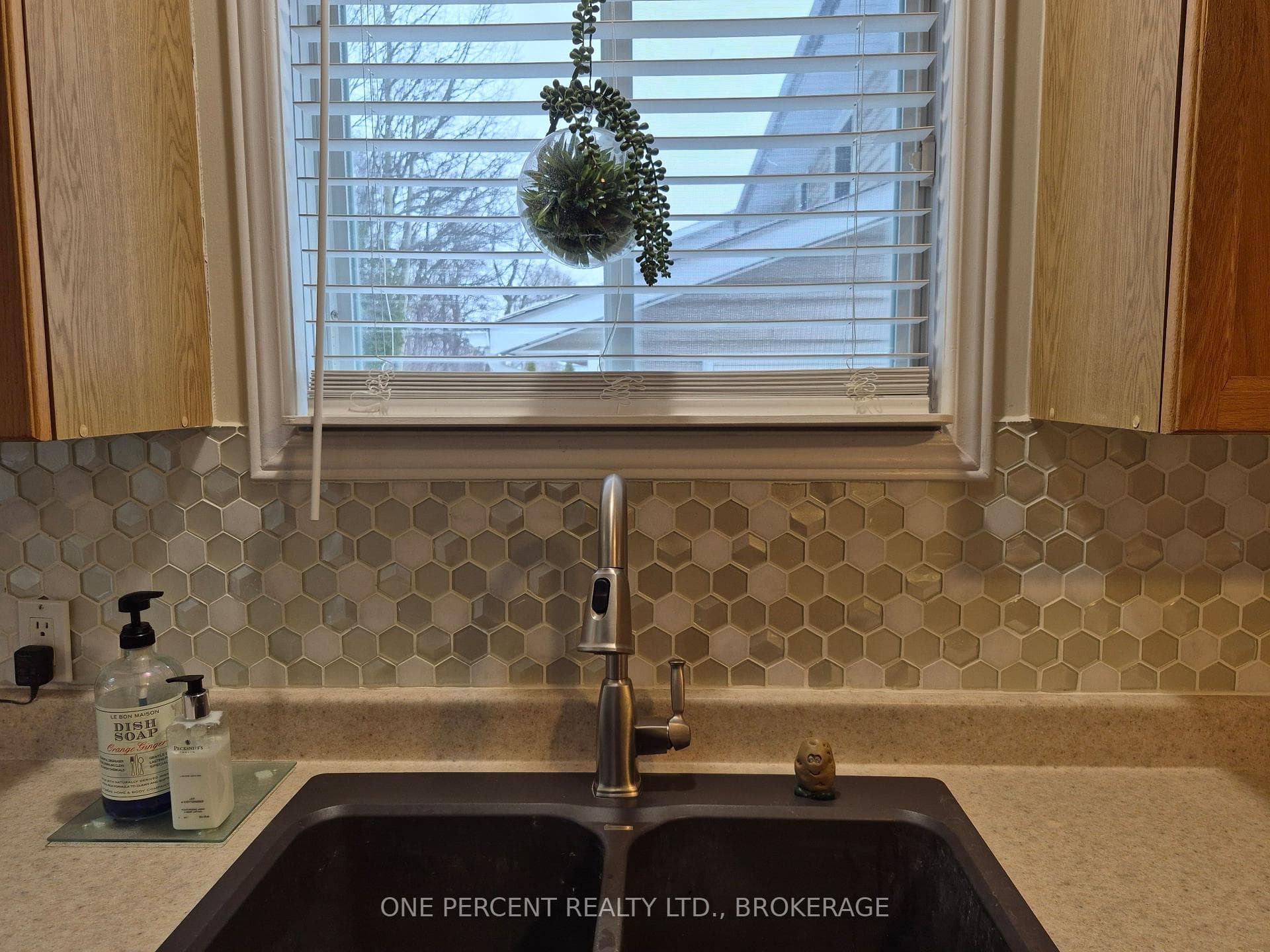 281 Grandtrunk Avenue photo 13