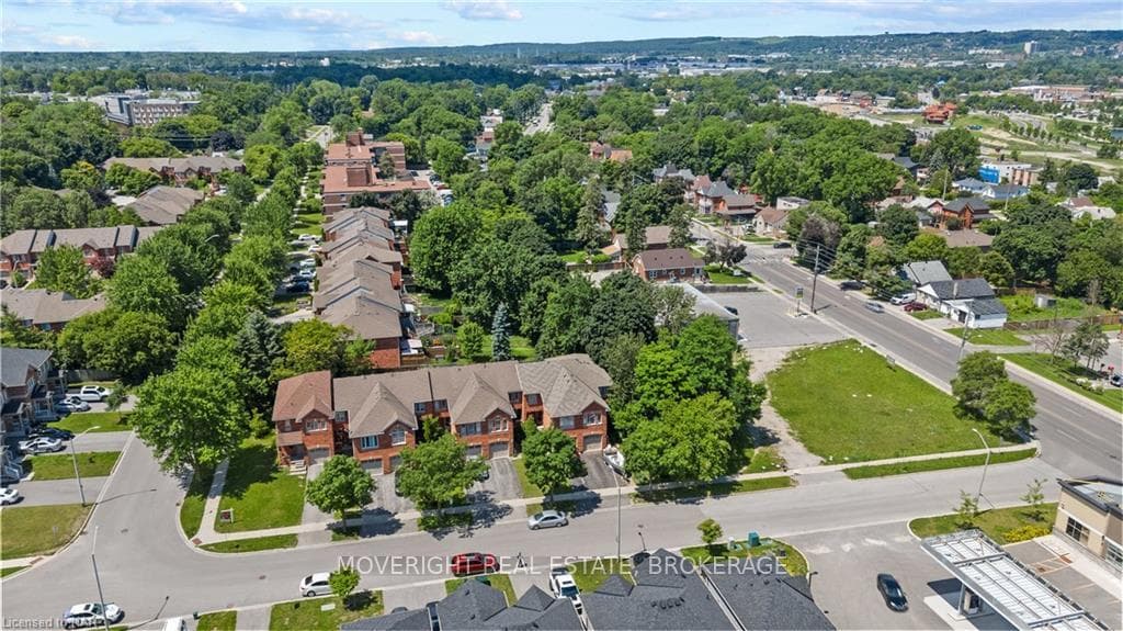 22 ROBINSON Street photo 25
