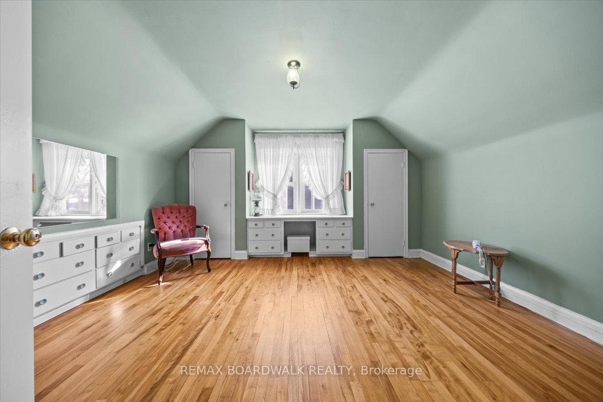 961 Kingsmere Avenue photo 34