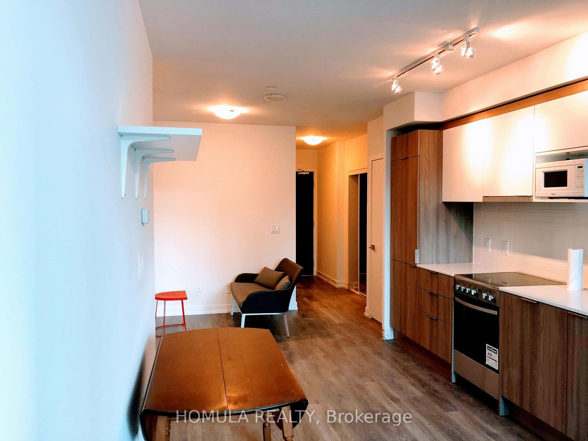 159 Wellesley Street Unit 303 photo 7