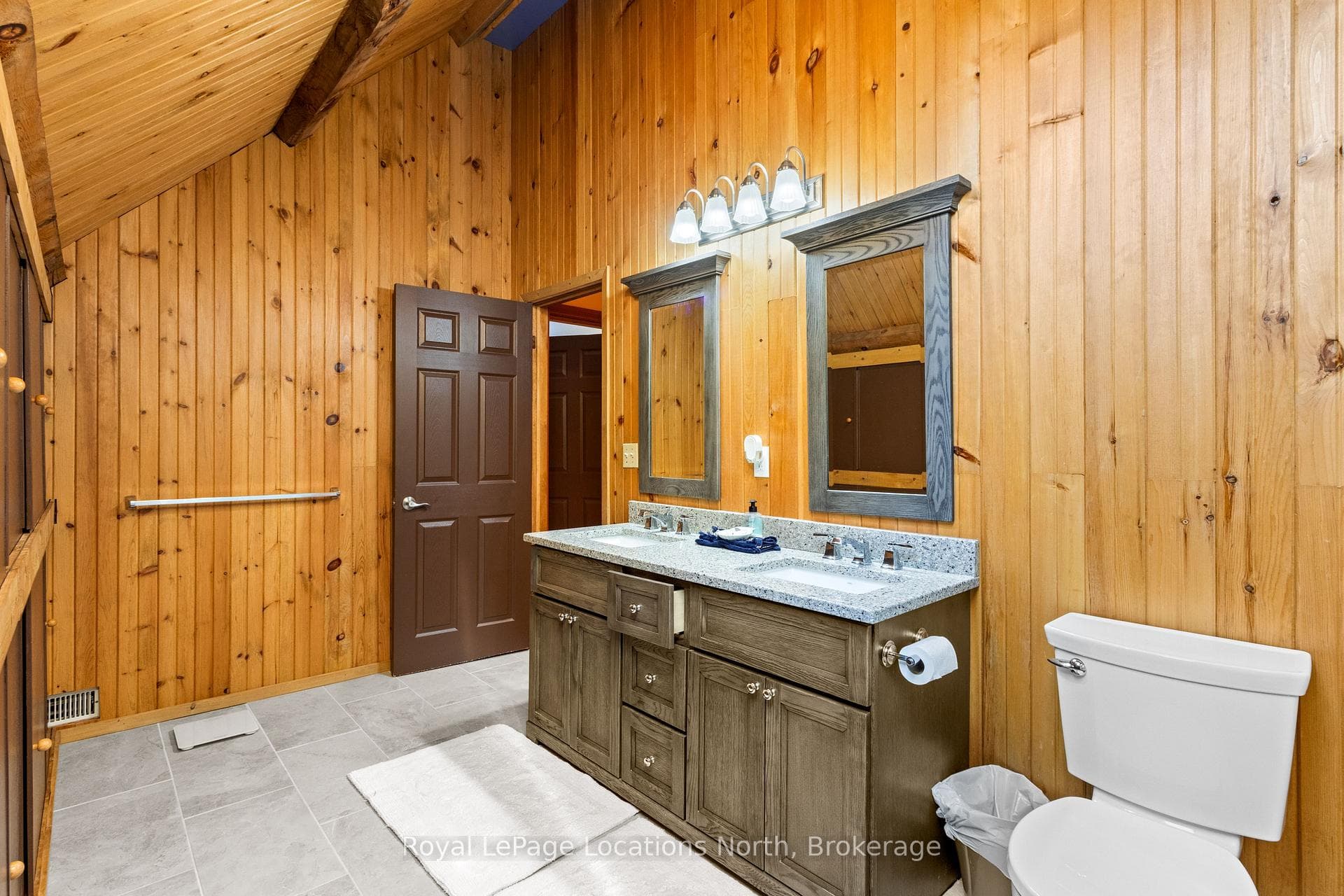 24 Oliver Crescent photo 31