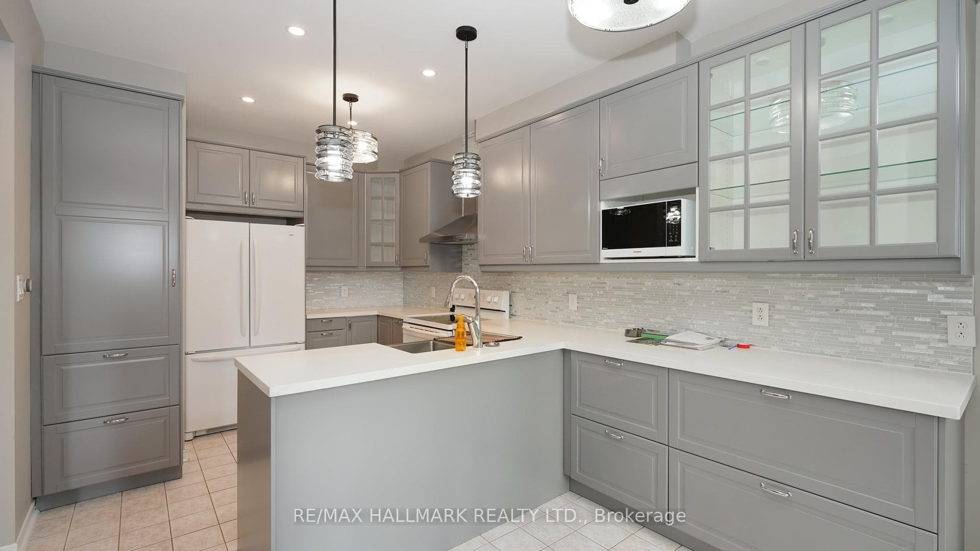 1035 Beatrice Street photo 15