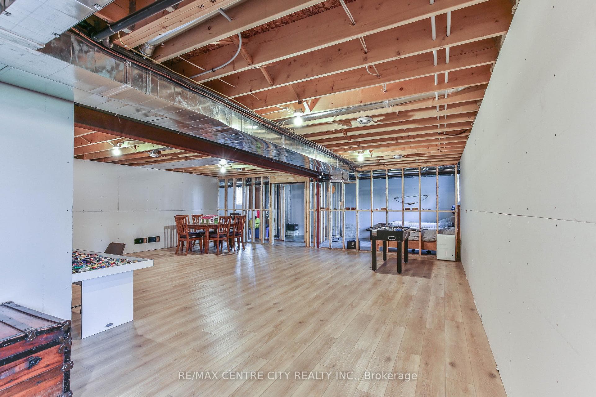 14 St Ladislaus Street photo 35