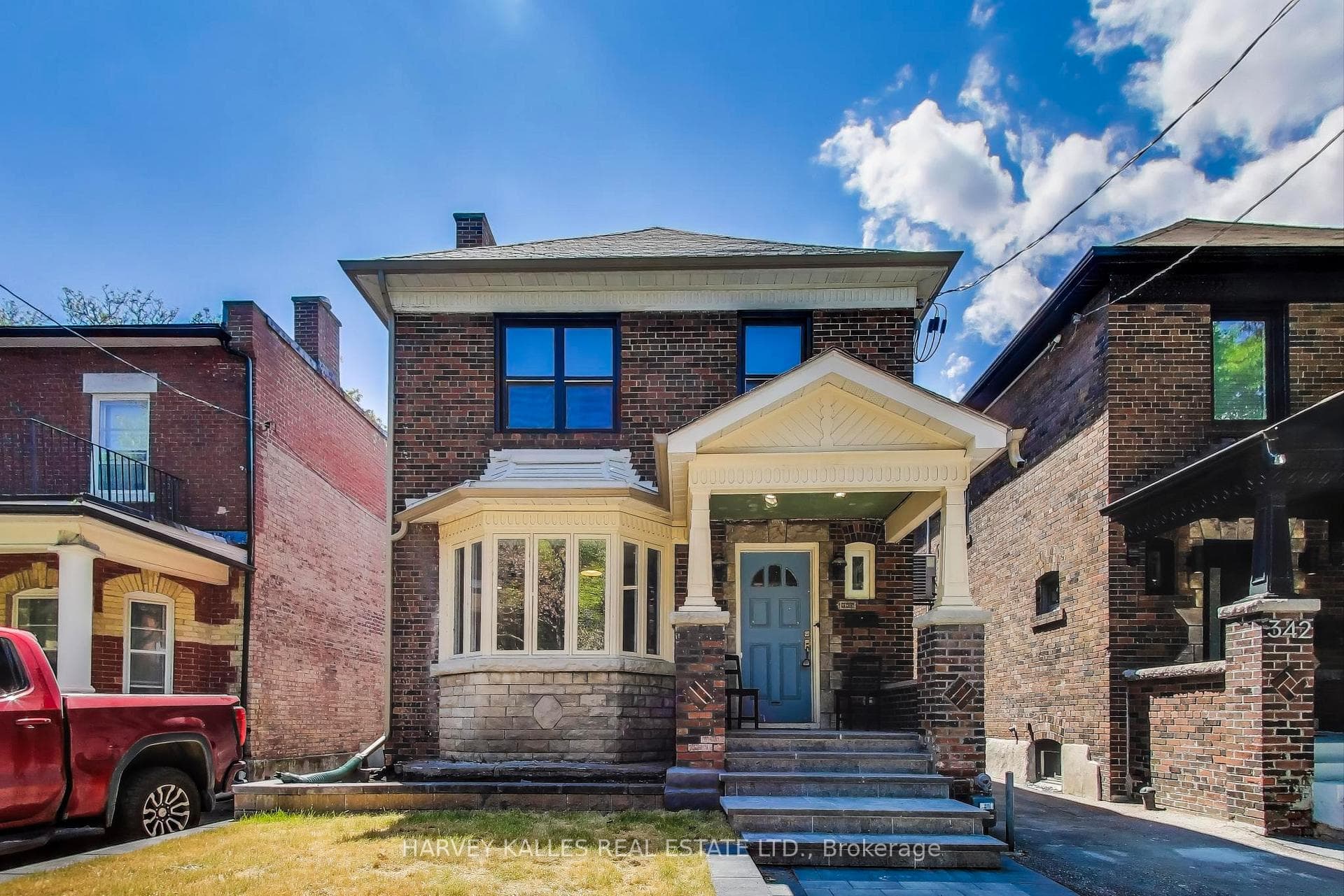 338 Markham Street photo 1