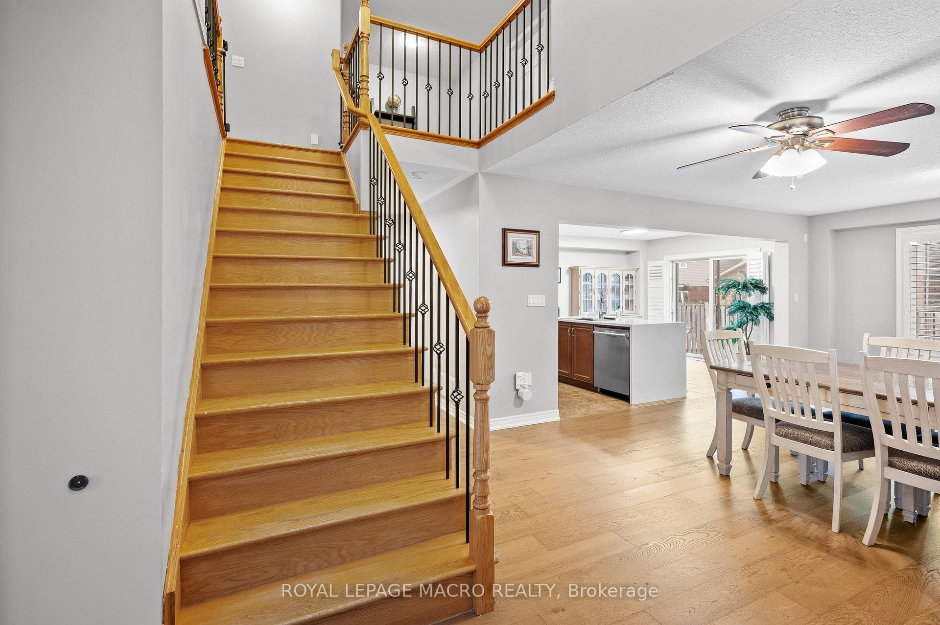 44 PELECH Crescent photo 20