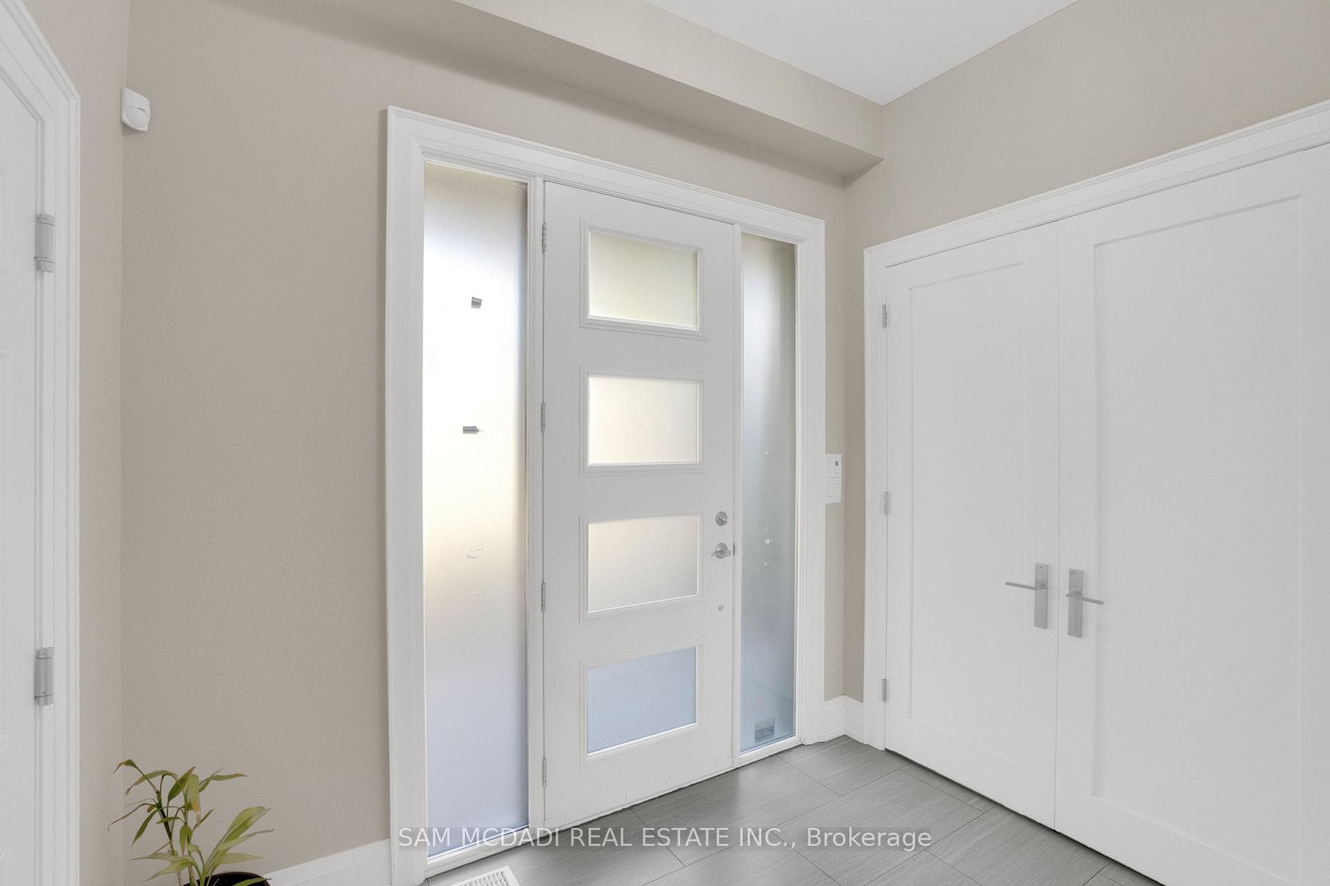 1196 Strathy Avenue photo 3