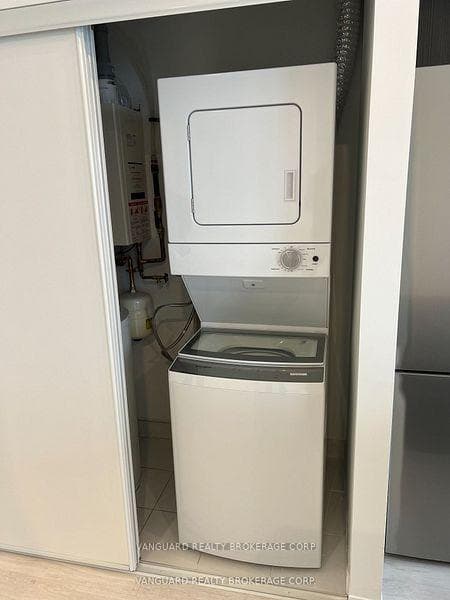 408 Browns Line Unit 509 photo 20