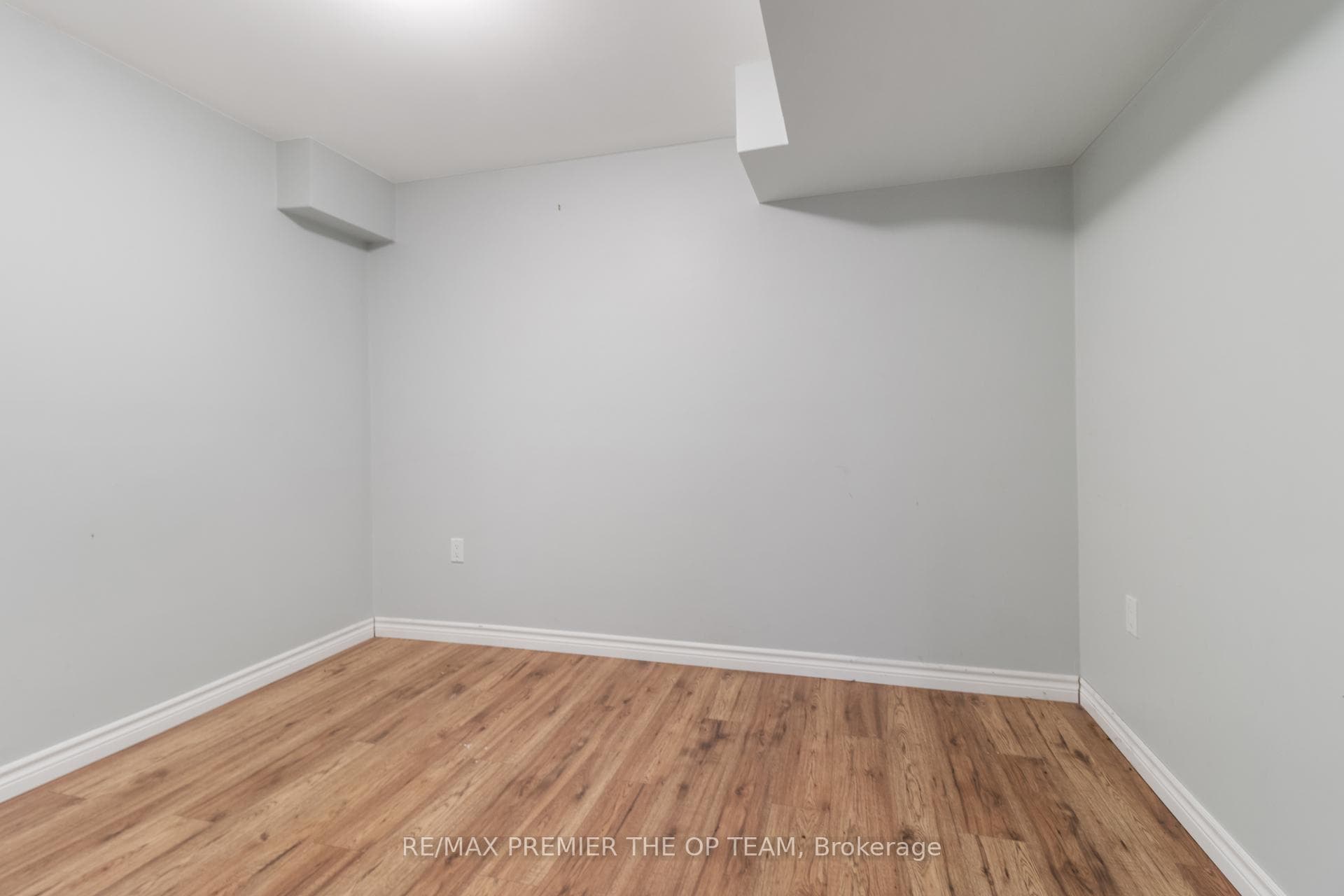 147 Pelech Crescent photo 42