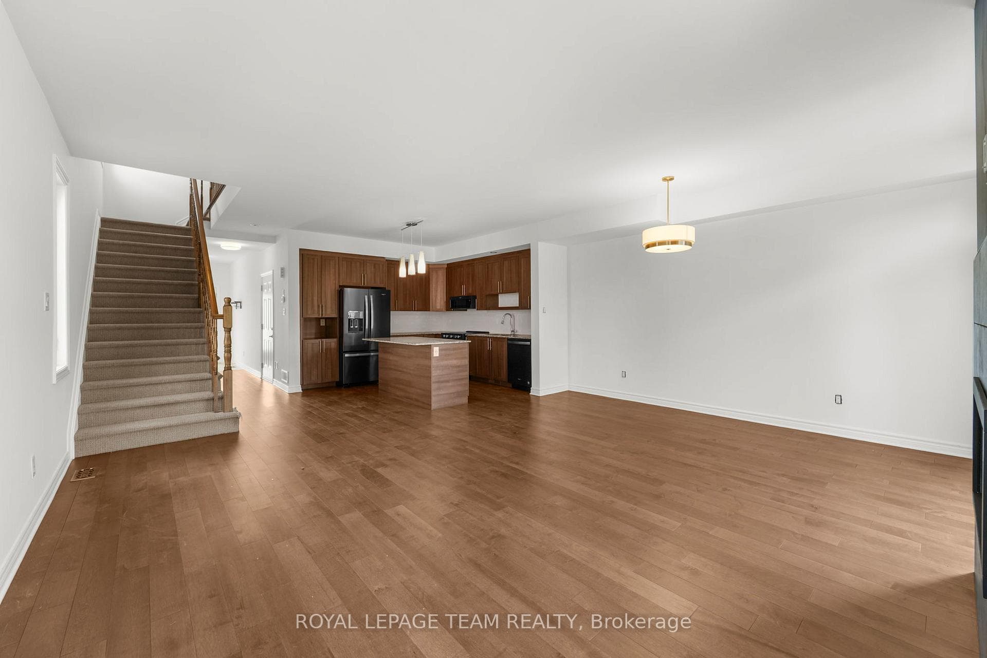 279 Munro Street photo 11