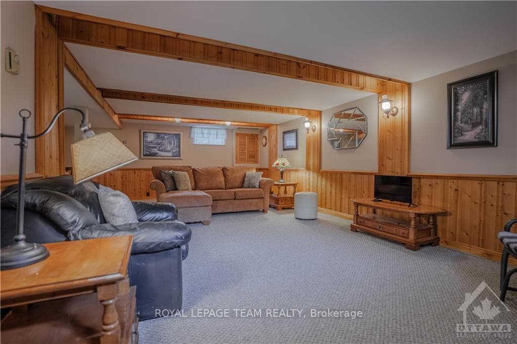 46 BRYDEN Avenue photo 18