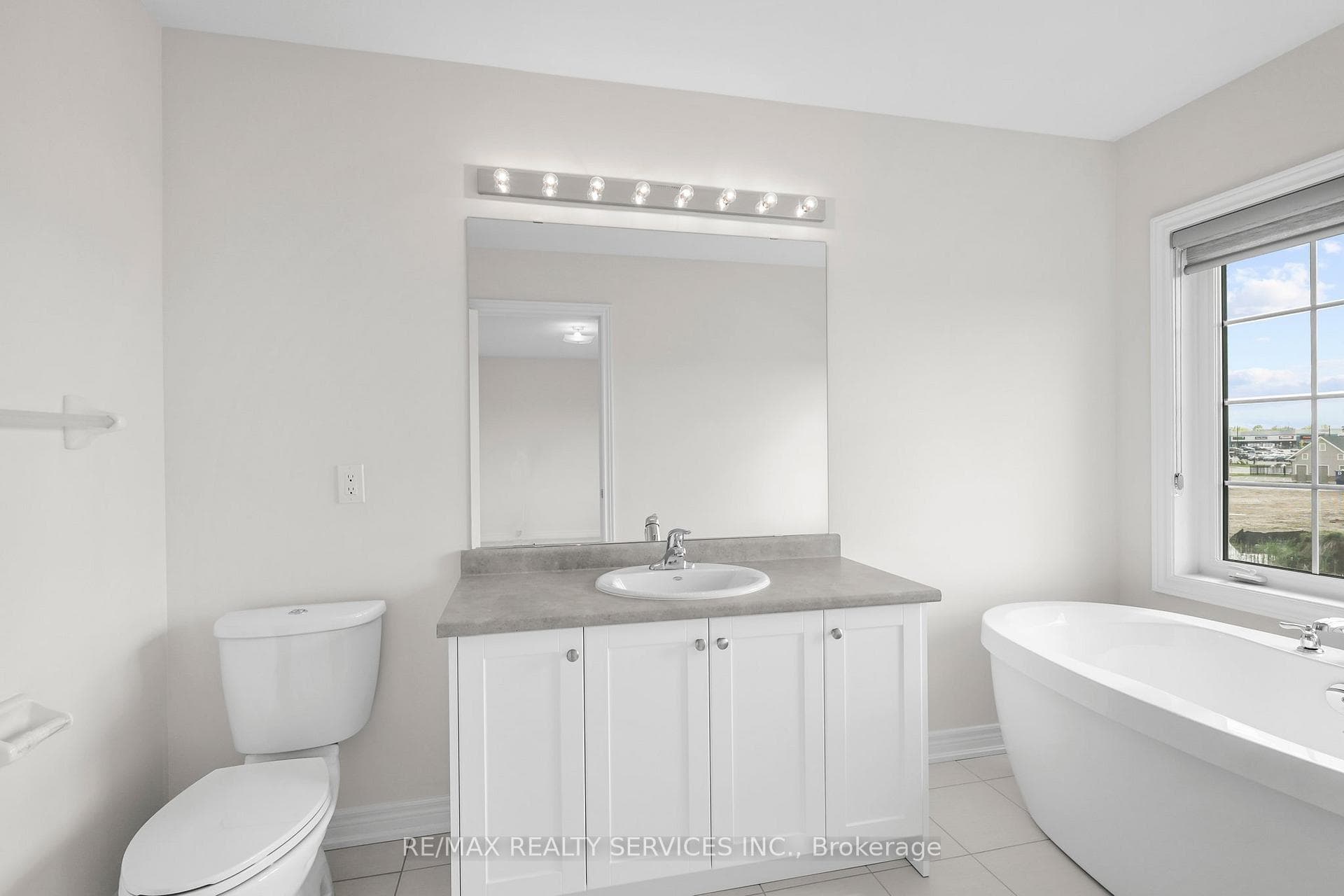 538 Red Elm Road photo 18