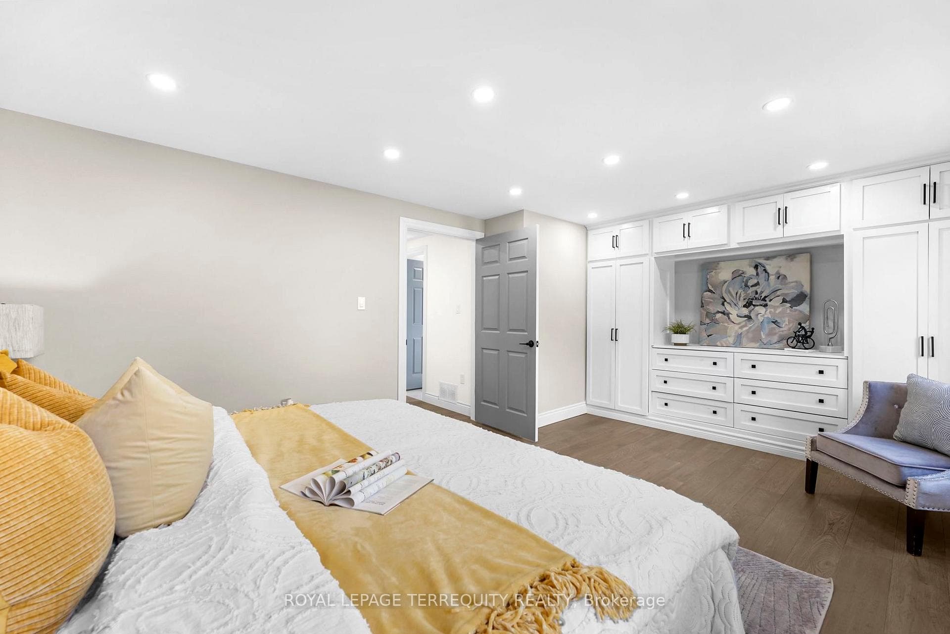 1363 Mary Street photo 13