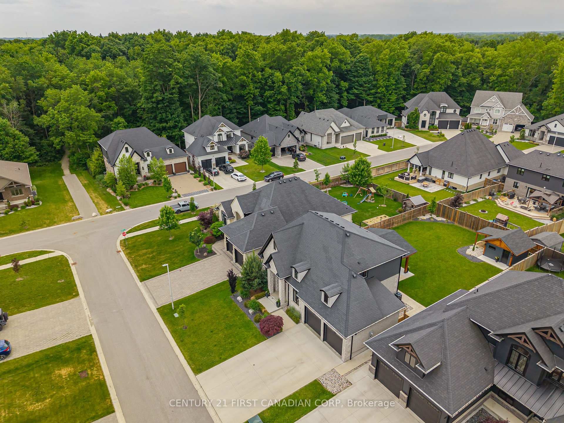 8 Oscar Davis Court photo 43