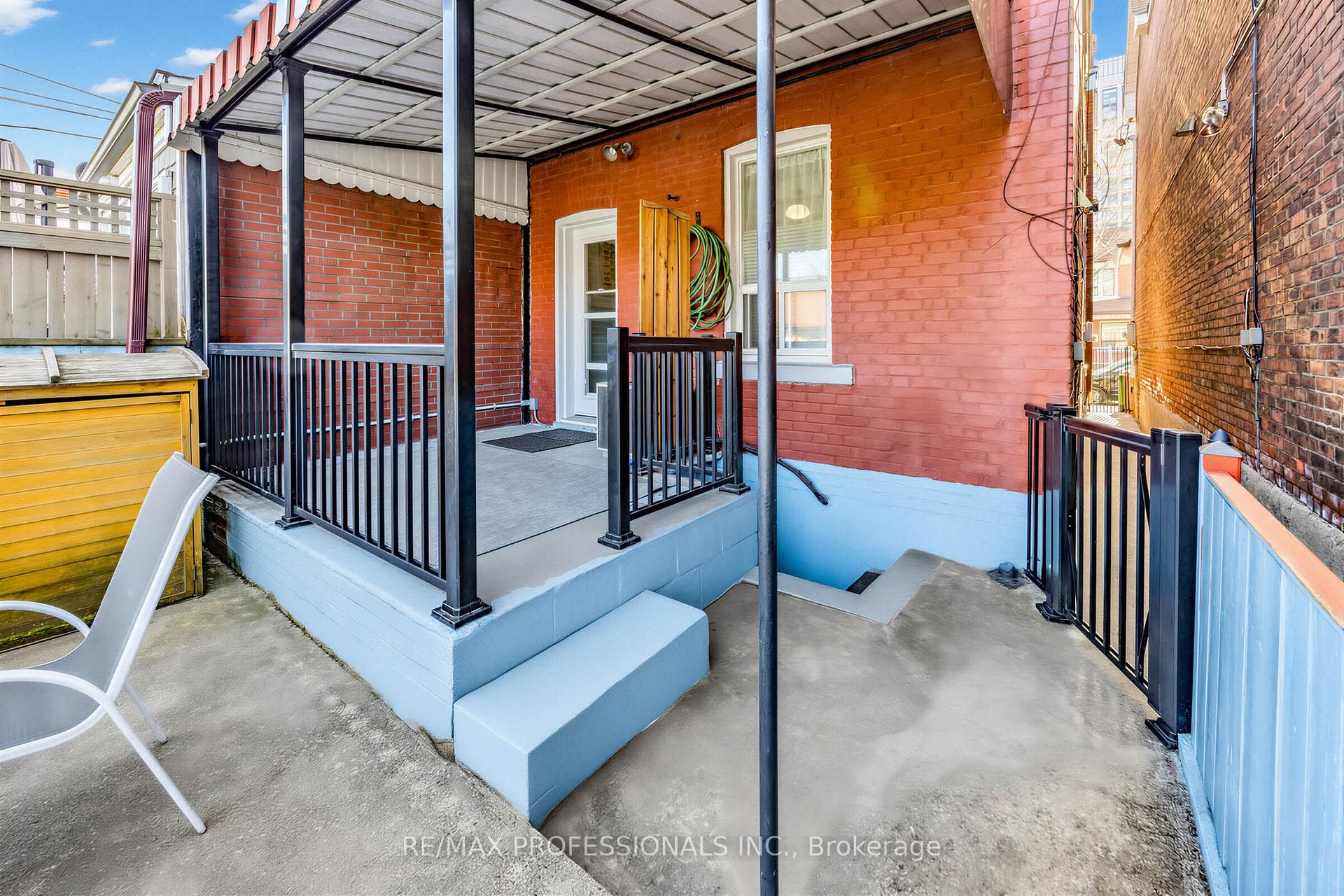 219 St Helen's Avenue photo 28