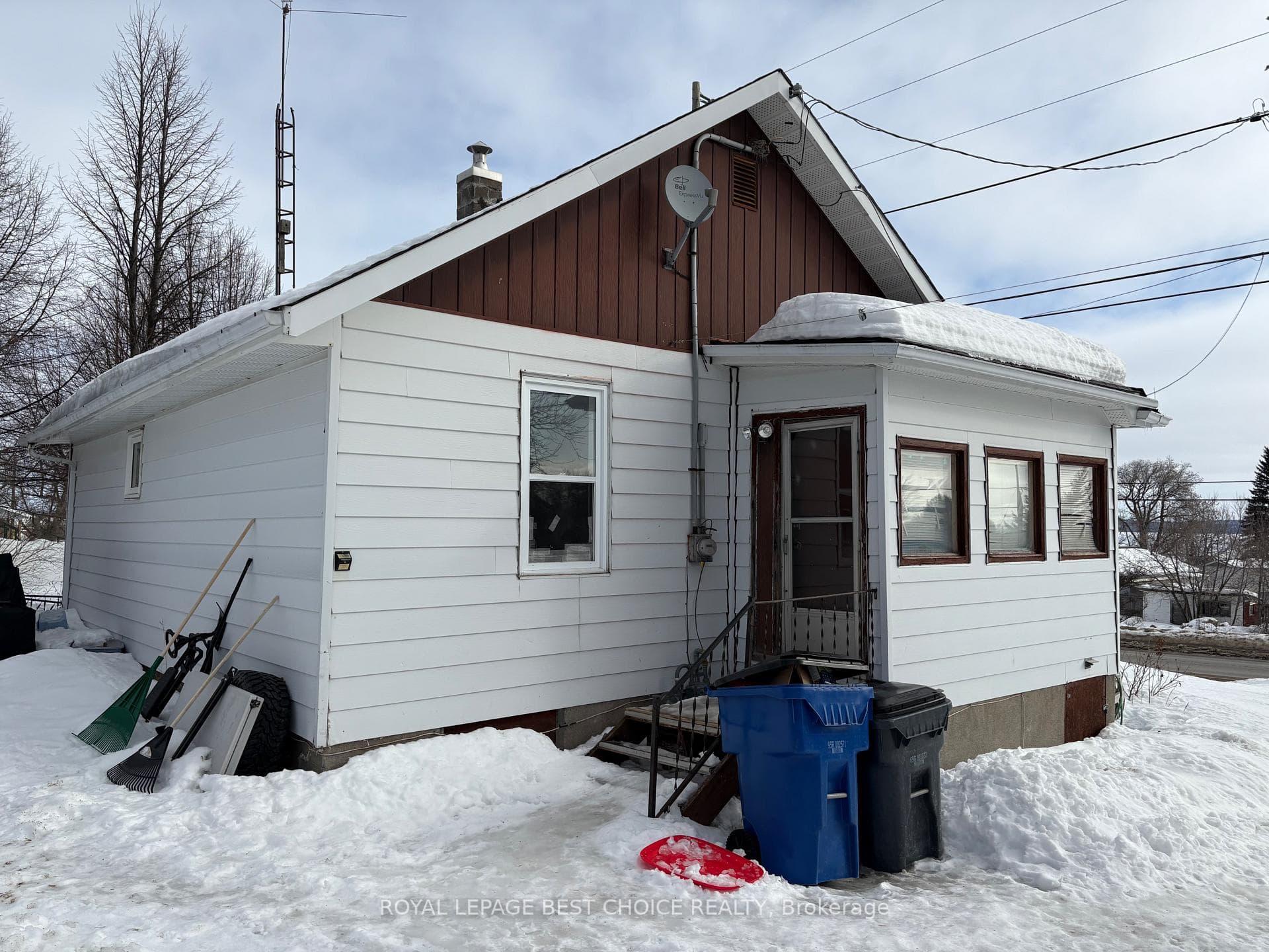 180 Rorke Avenue photo 3