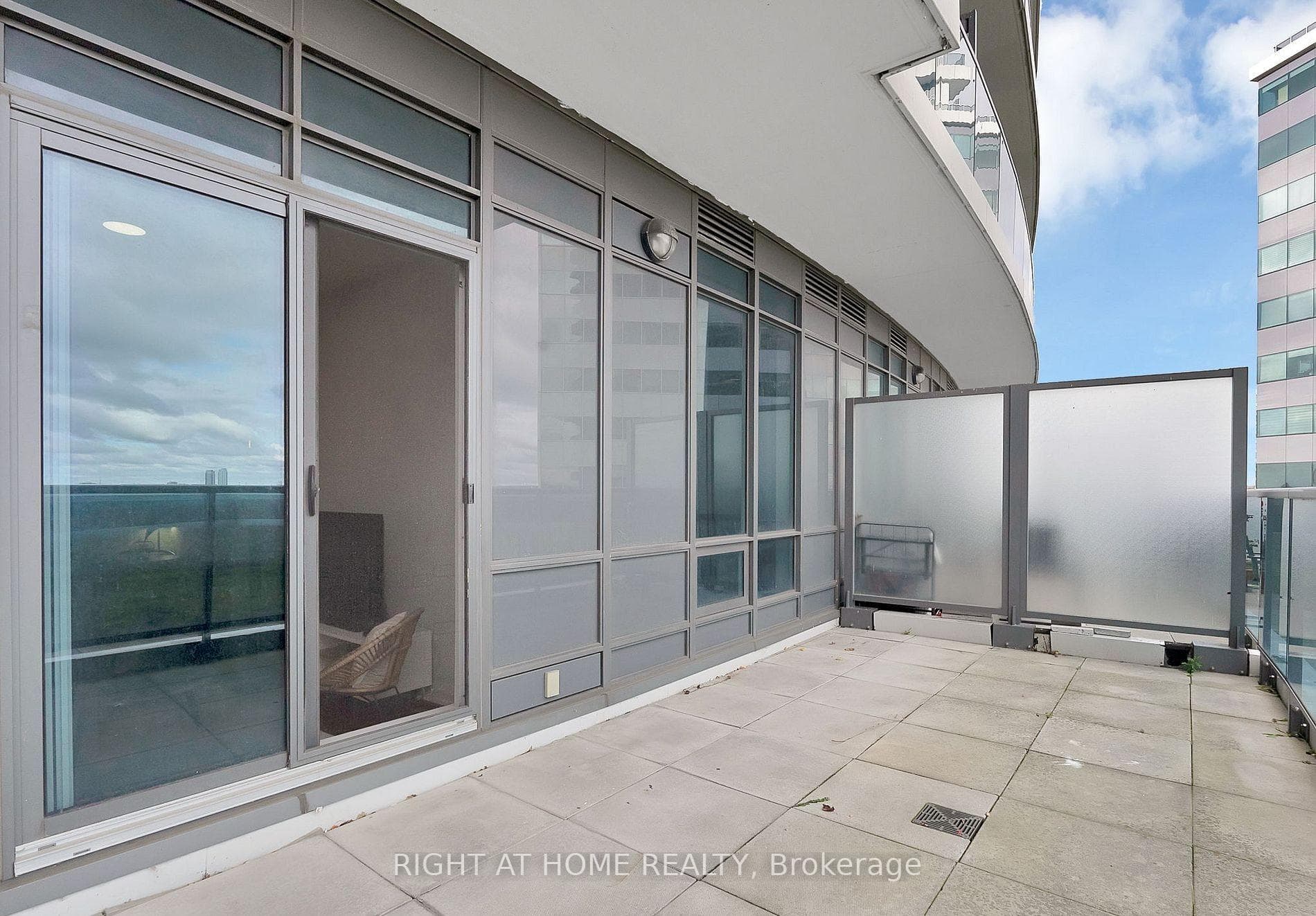7171 Yonge Street Unit 303 photo 11
