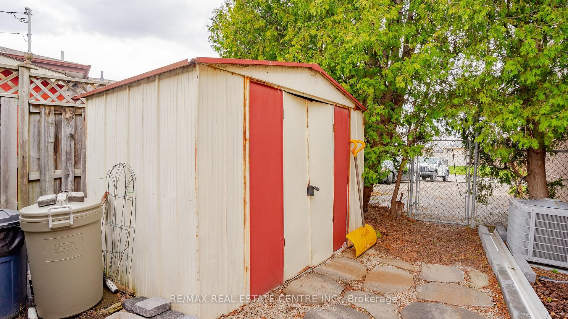 73 Brentwood Drive photo 31