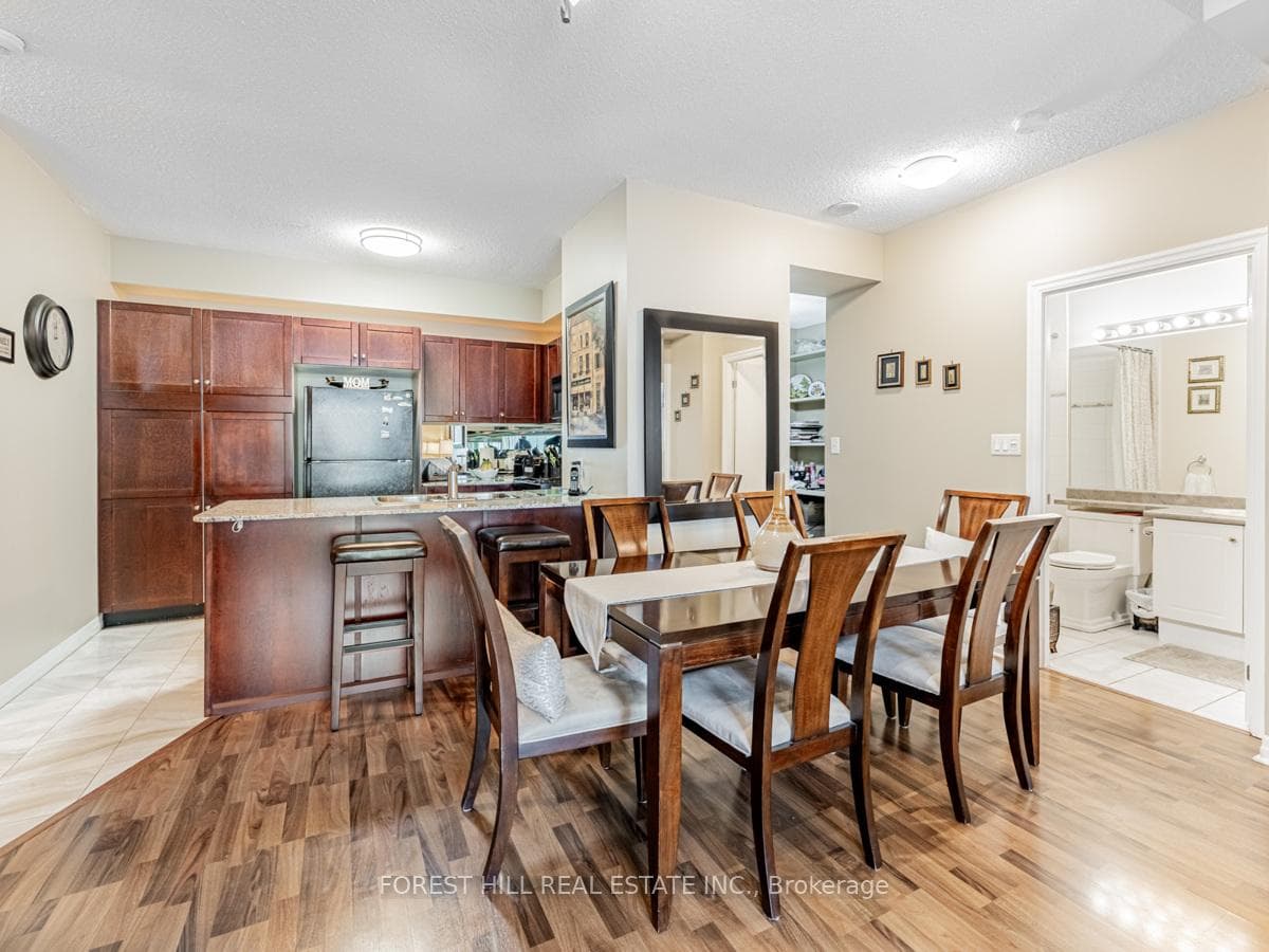 1359 Rathburn Road Unit 1501 photo 10