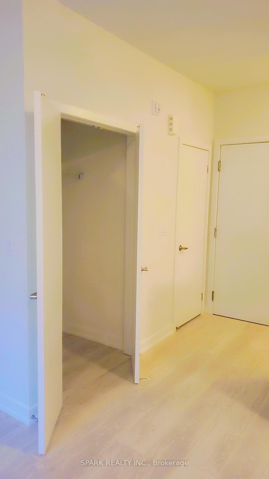 3562 Colonial Drive Unit 21 photo 8