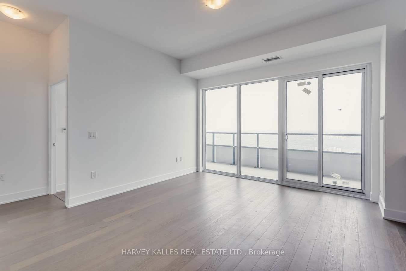 30 Shore Breeze Drive Unit 6202 photo 2