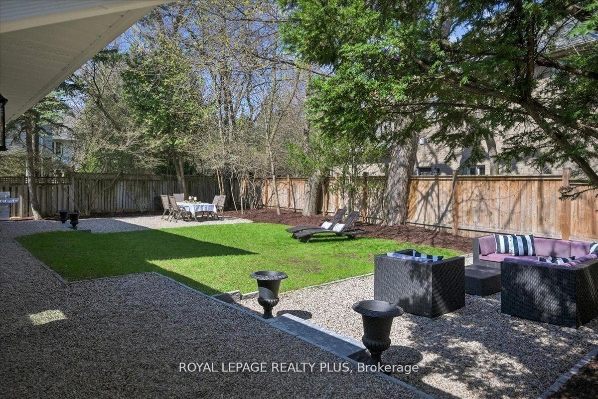 1594 Calumet Place photo 39