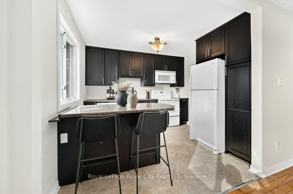 18 Springdale Boulevard photo 13