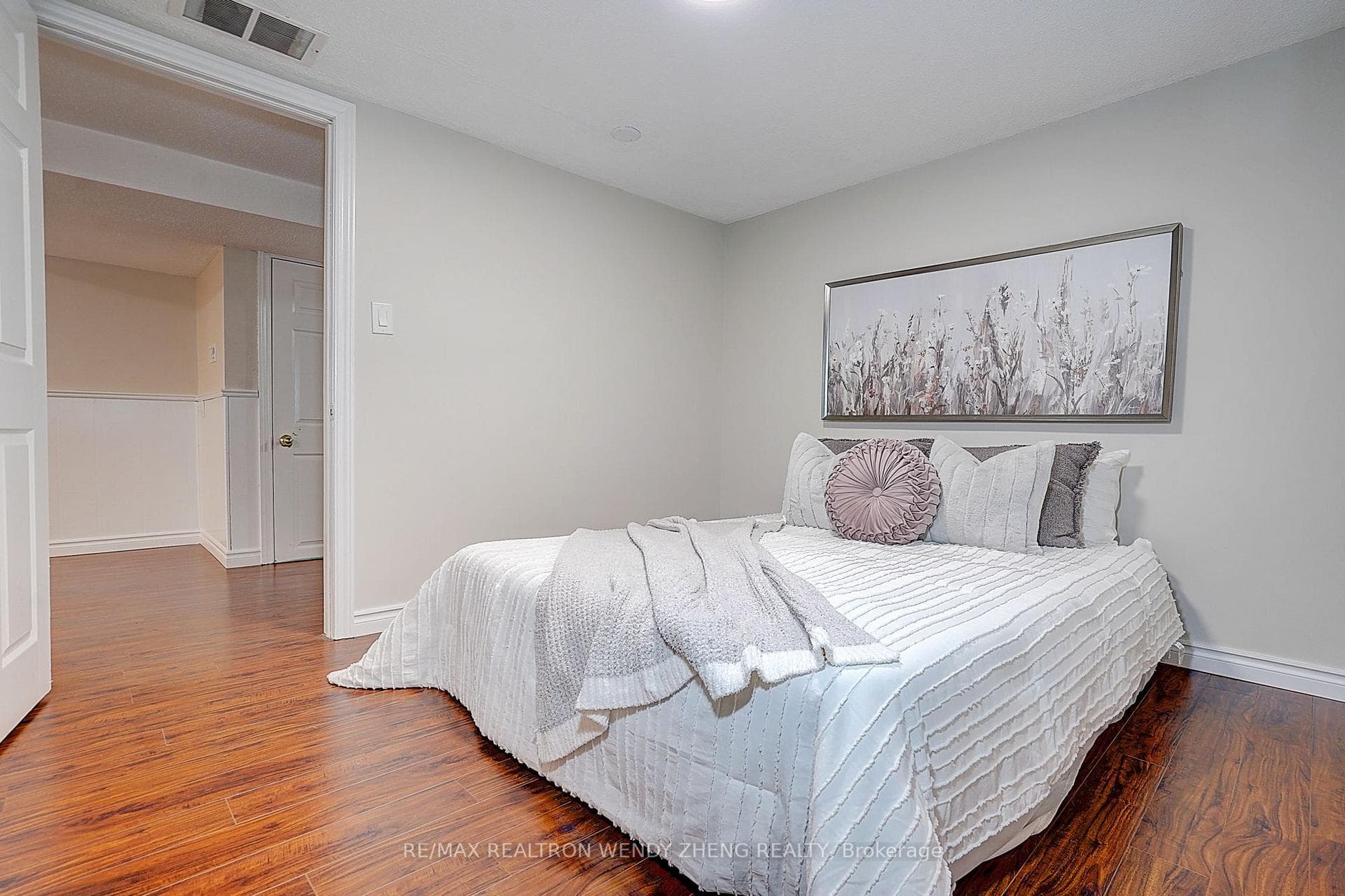 118 Henderson Avenue photo 42